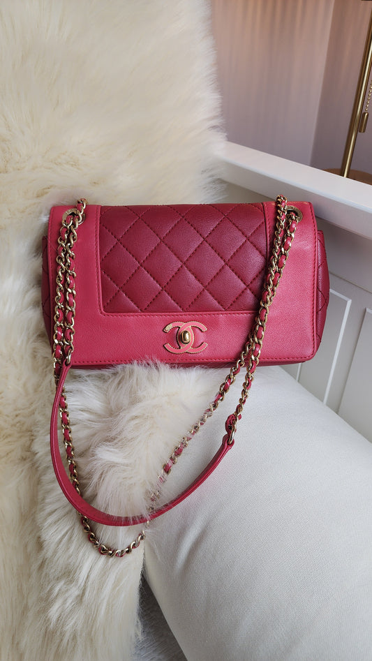 Chanel Pink Leather Chain Shoulder Bag - 2889