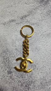 Chanel Gold Tone Turn Lock Key Ring - 3211