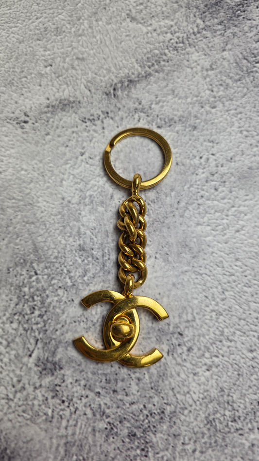 Chanel Gold Tone Turn Lock Key Ring - 3211