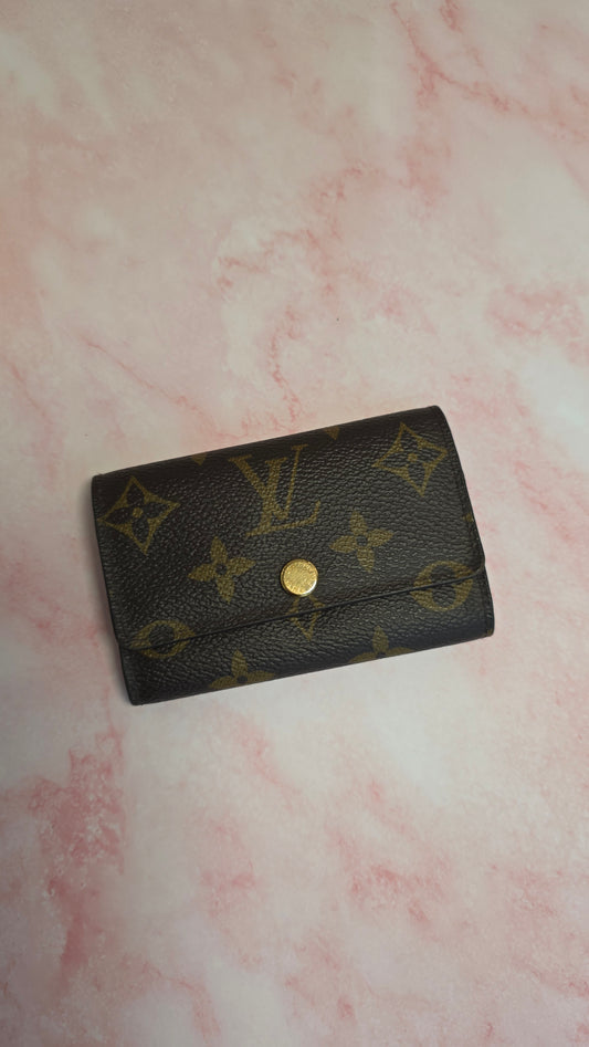 Louis Vuitton Monogram 6 Ring Key Case with Purple Interior - G0268