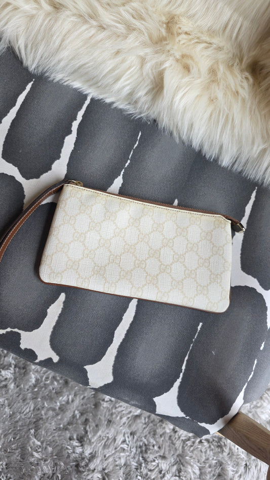 Gucci GG White Canvas Wristlet Clutch - G0424