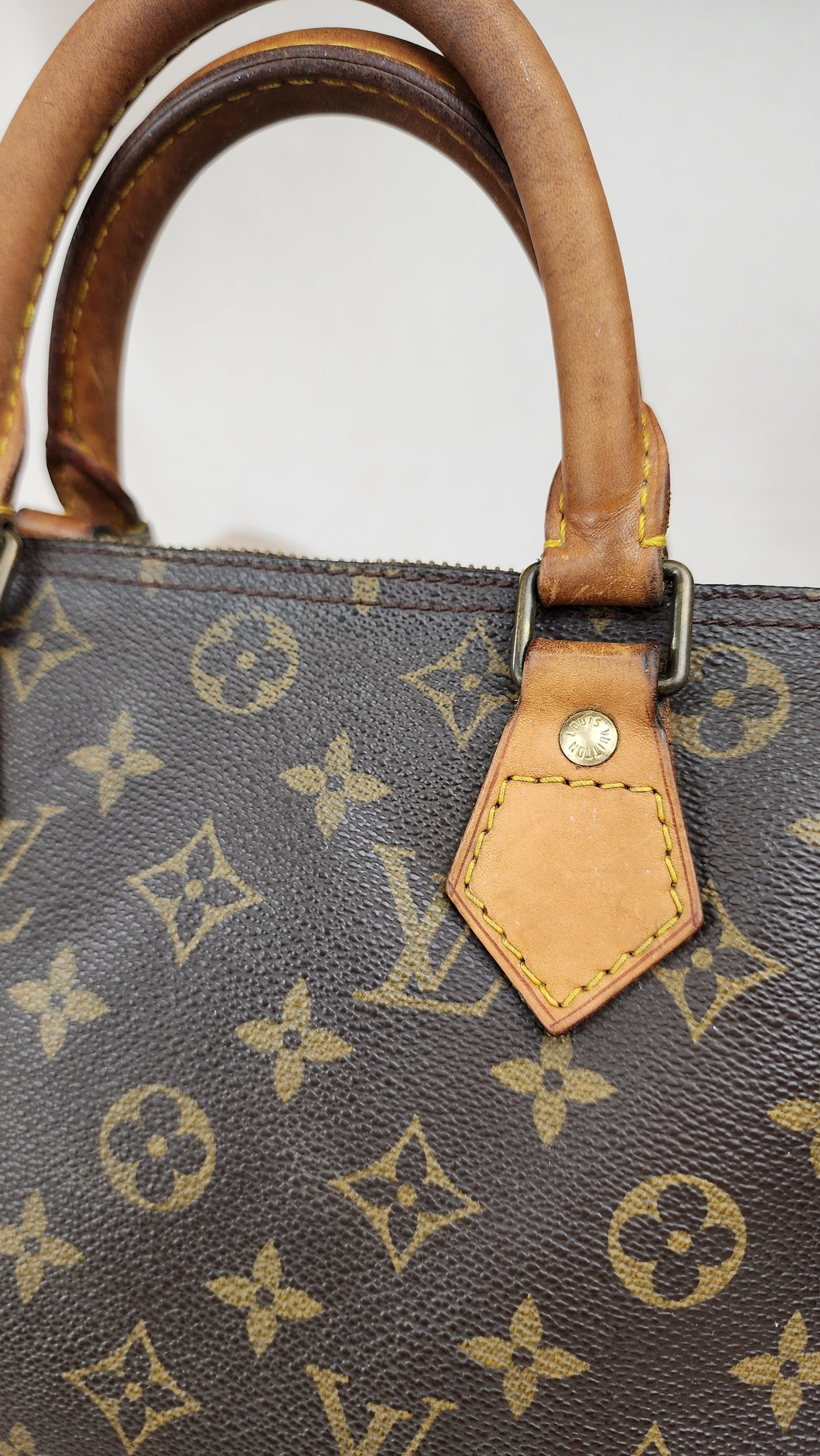 Louis Vuitton Speedy 30