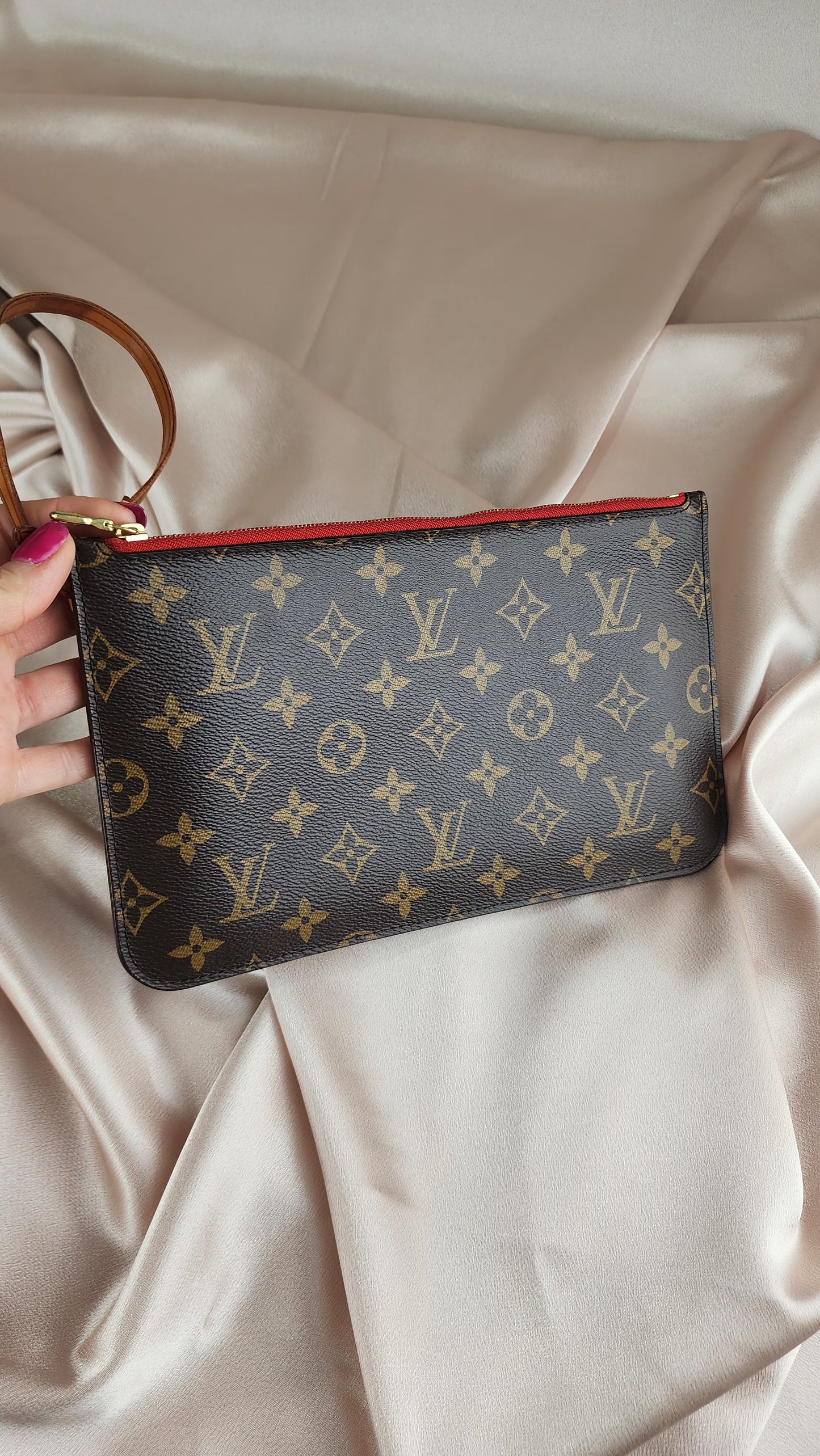 Louis Vuitton Monogram Neverfull MM Pouch