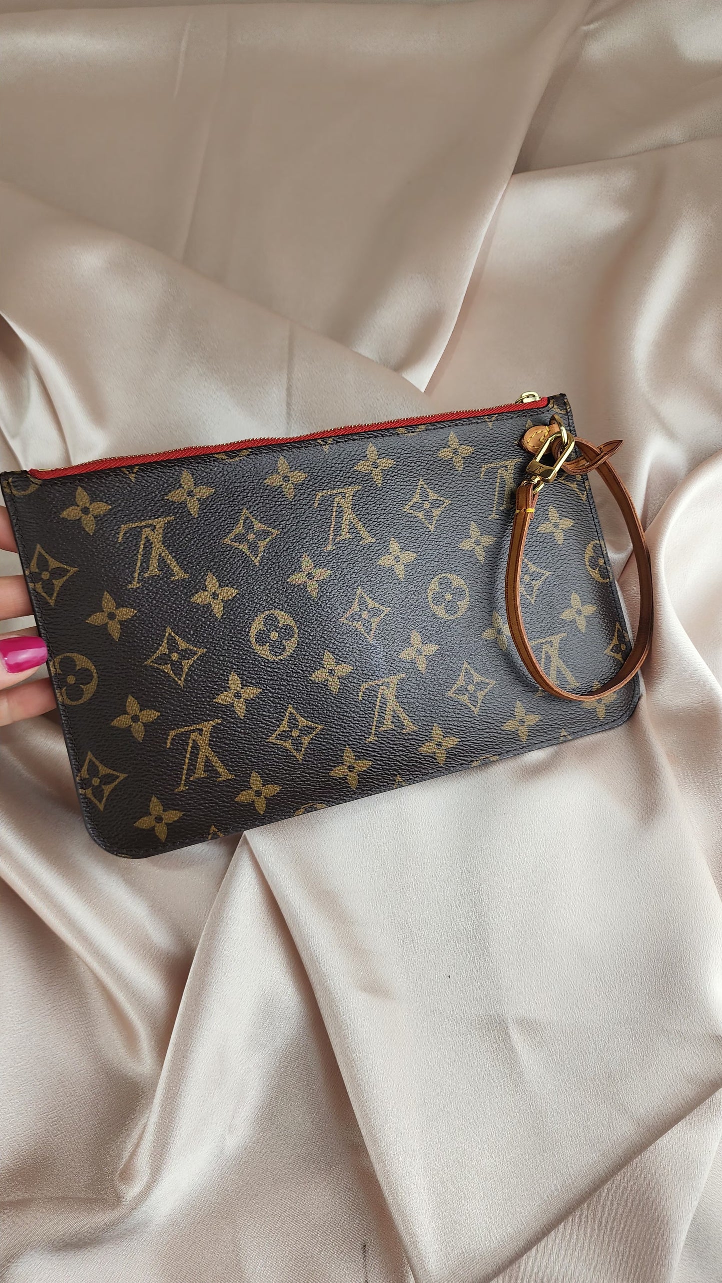 Louis Vuitton Monogram Neverfull MM Pouch