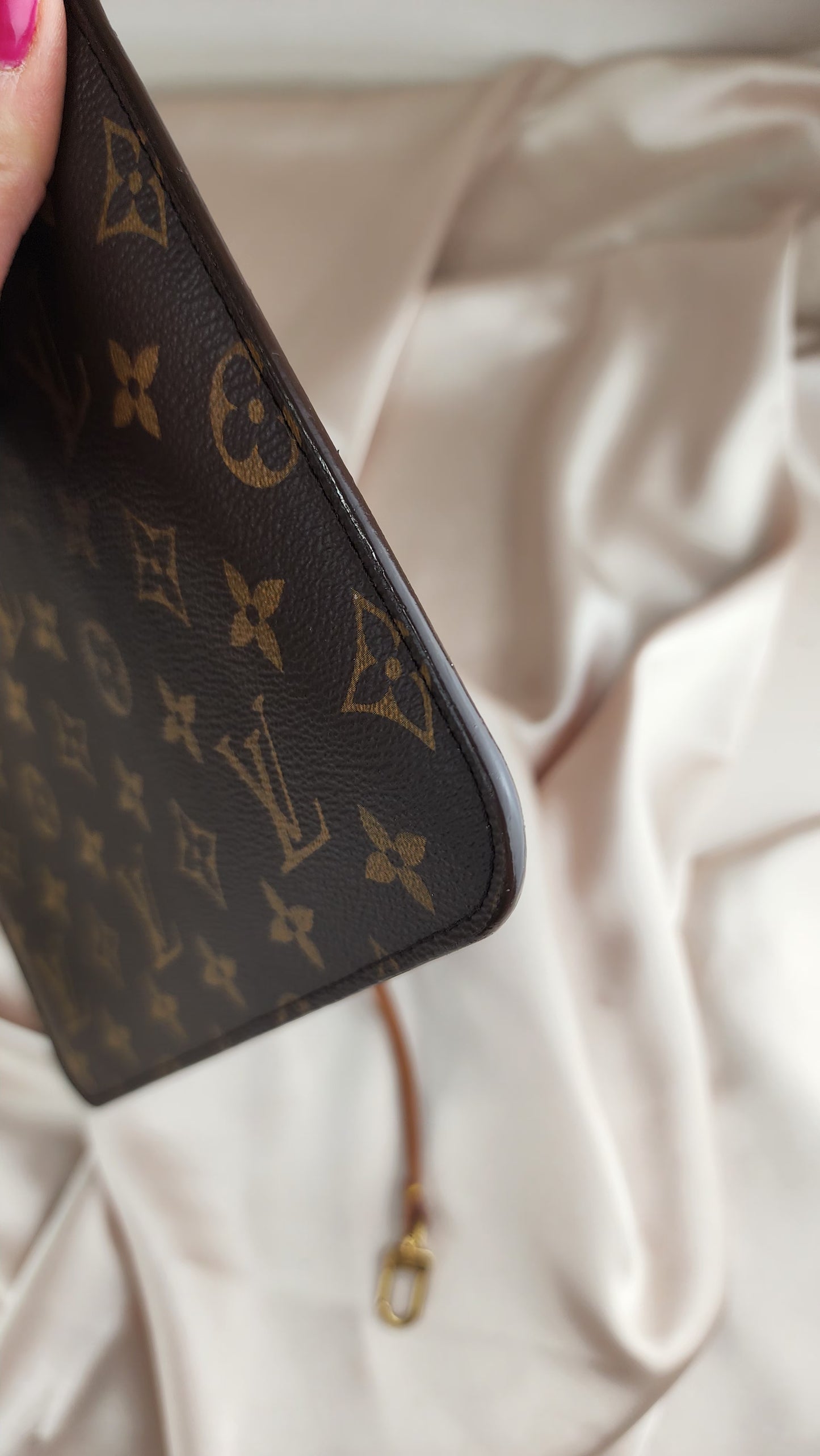 Louis Vuitton Monogram Neverfull MM Pouch