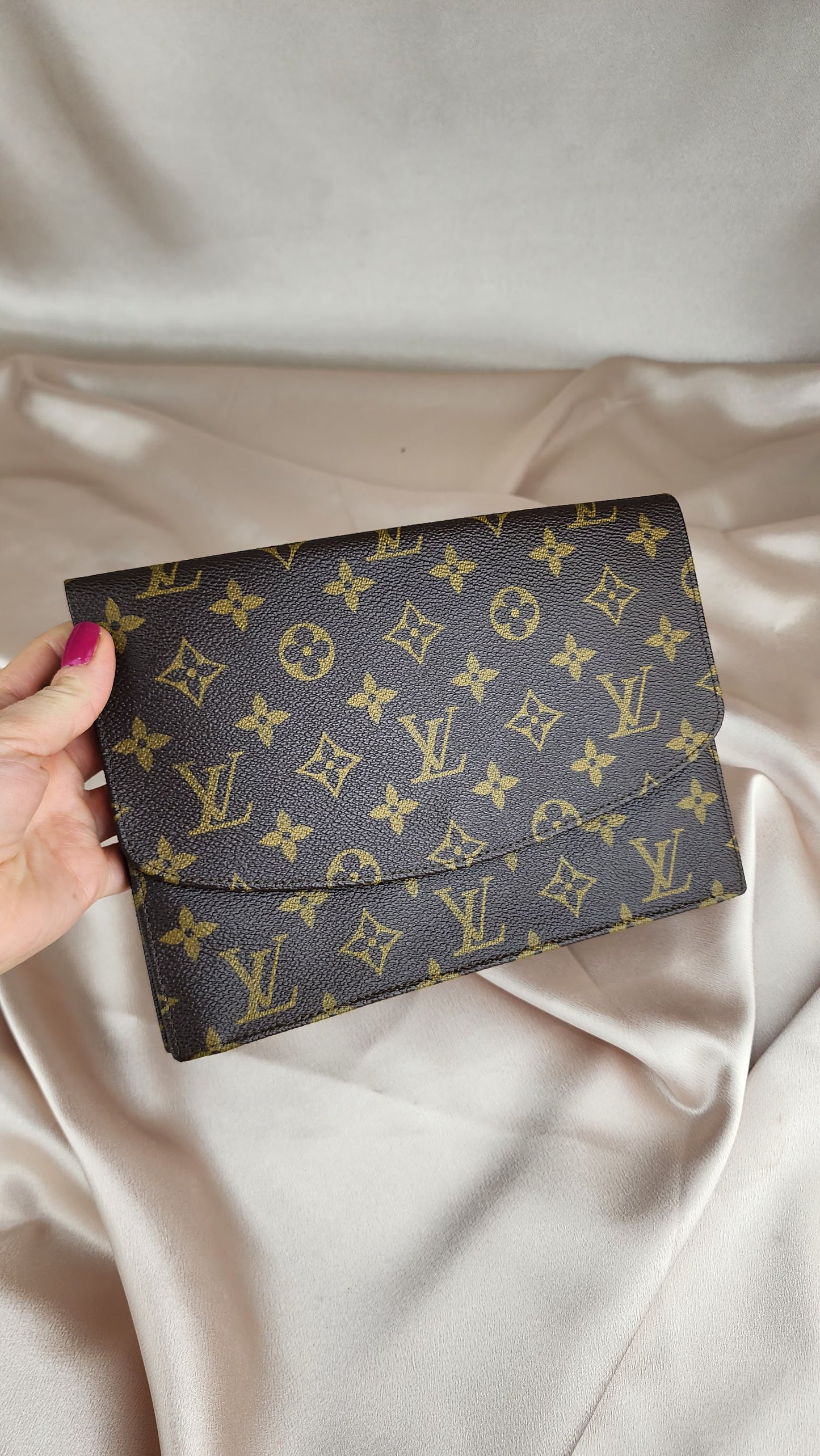 Louis Vuitton Rabat Monogram Rabat Clutch 23