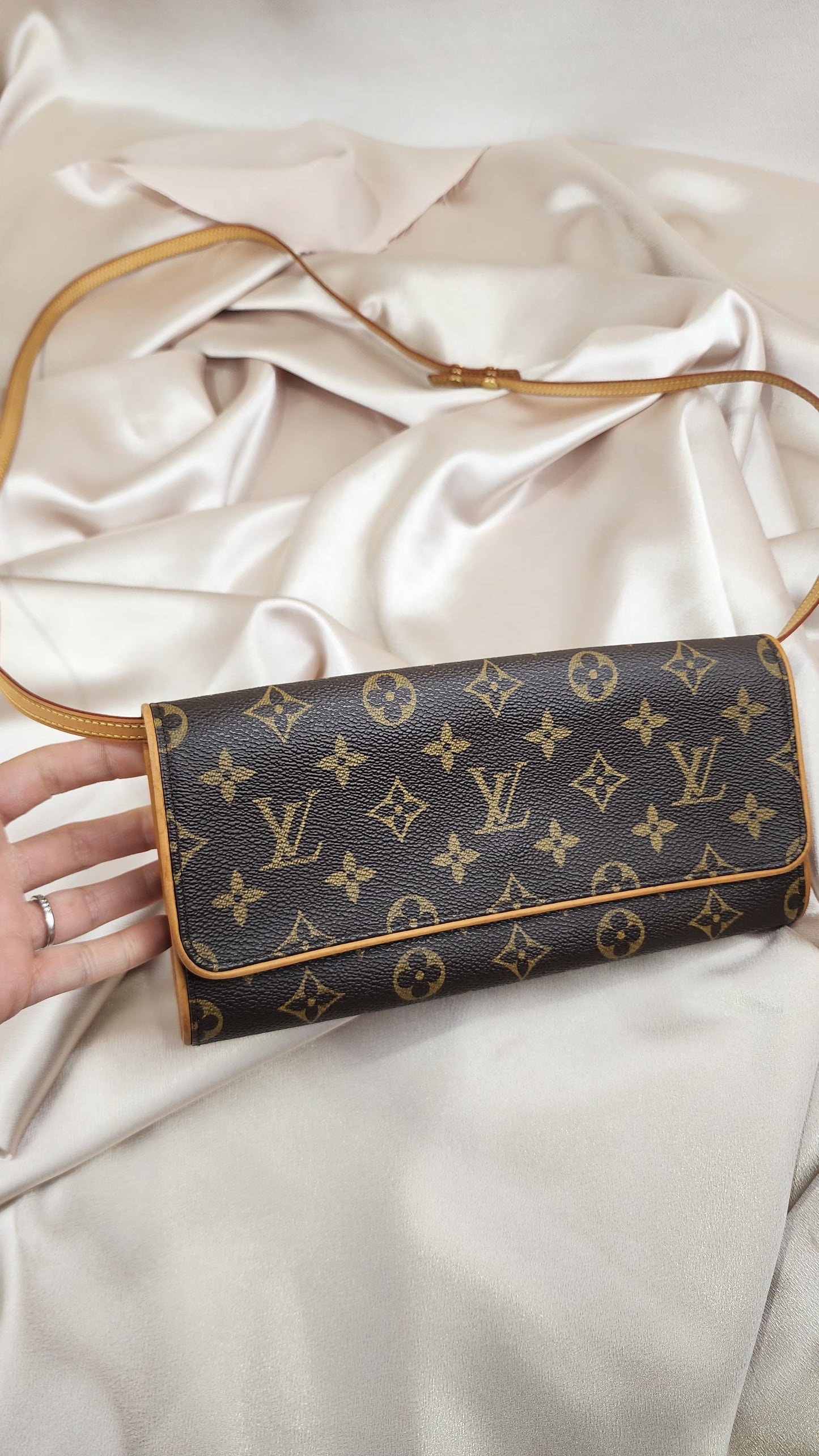 Louis Vuitton Twin Pochette GM