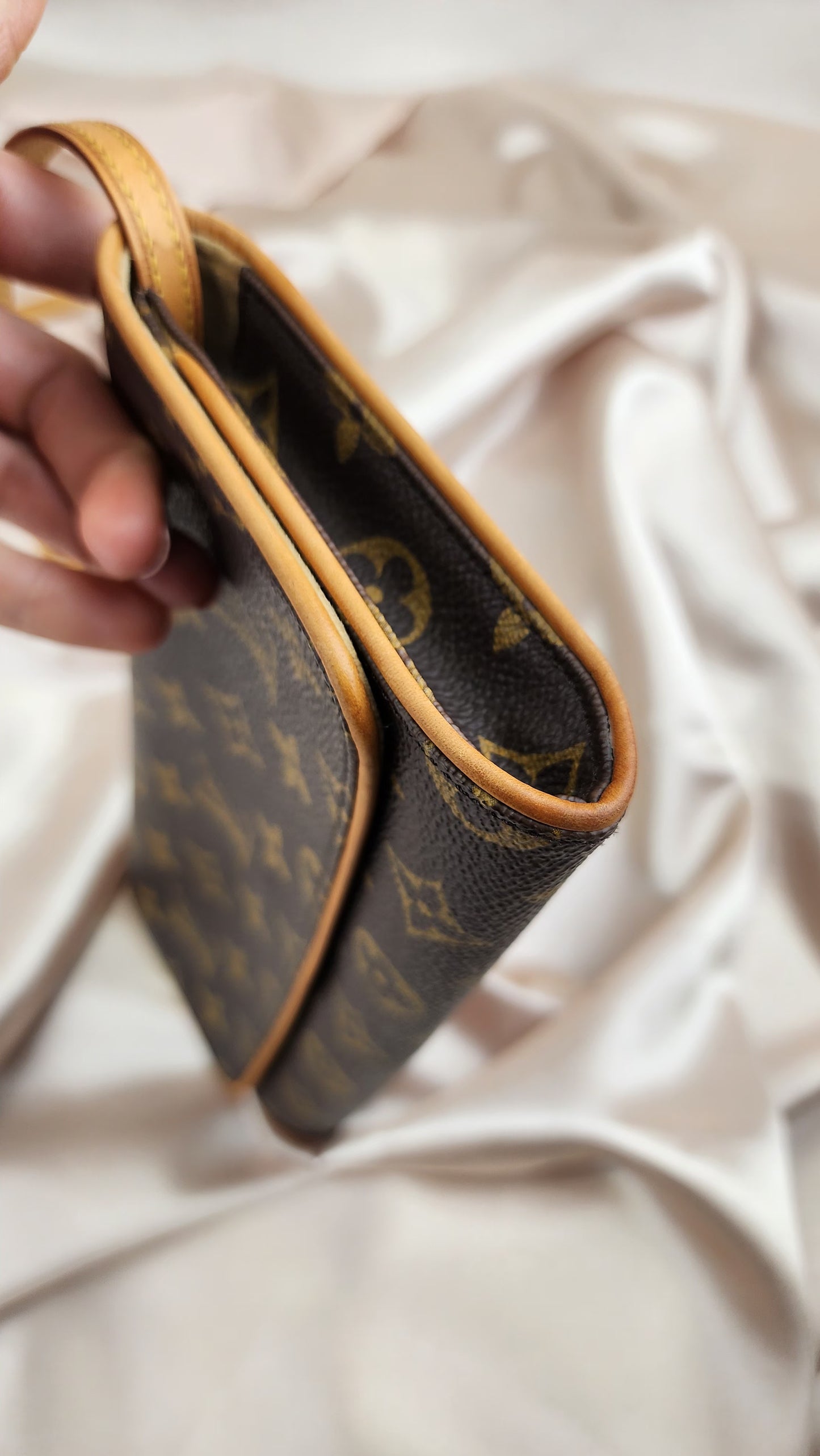 Louis Vuitton Twin Pochette GM