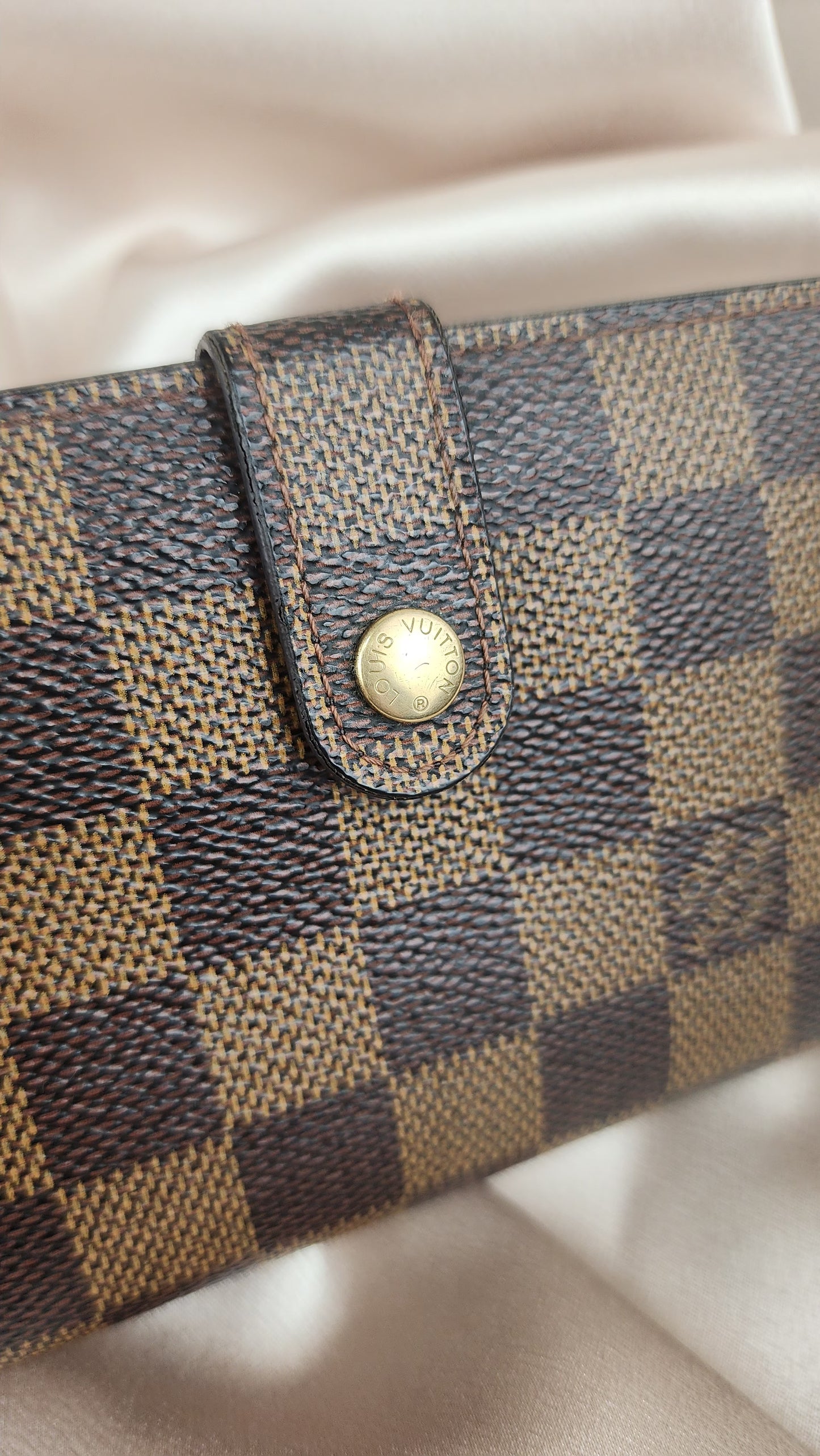 Louis Vuitton Damier Ebene Kiss Lock Wallet