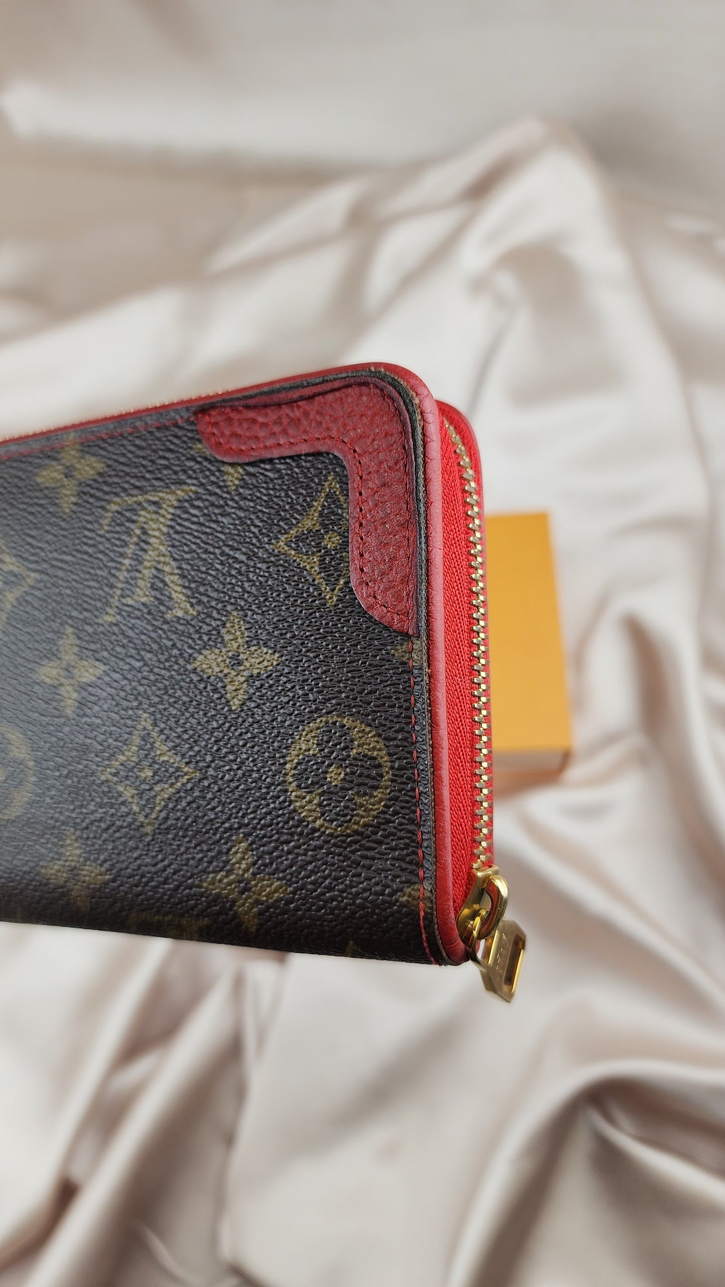 Louis Vuitton Monogram and Red Zippy Wallet - Full Inclusion