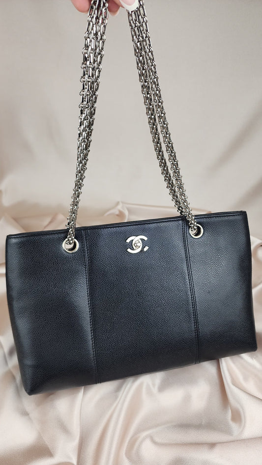 Chanel Caviar Chain Shoulder Bag - 792