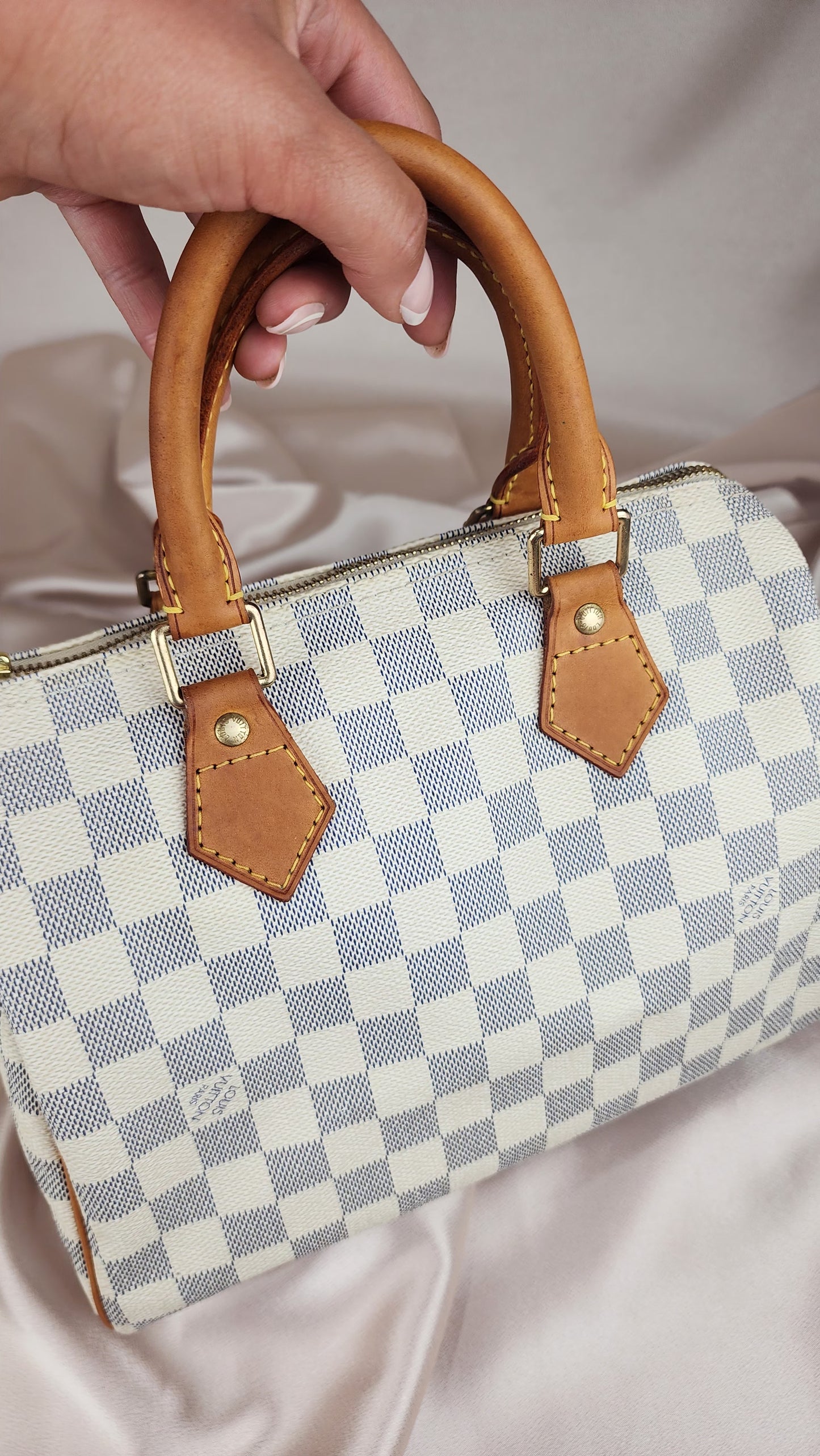 Louis Vuitton Damier Azur Speedy 25 - 820