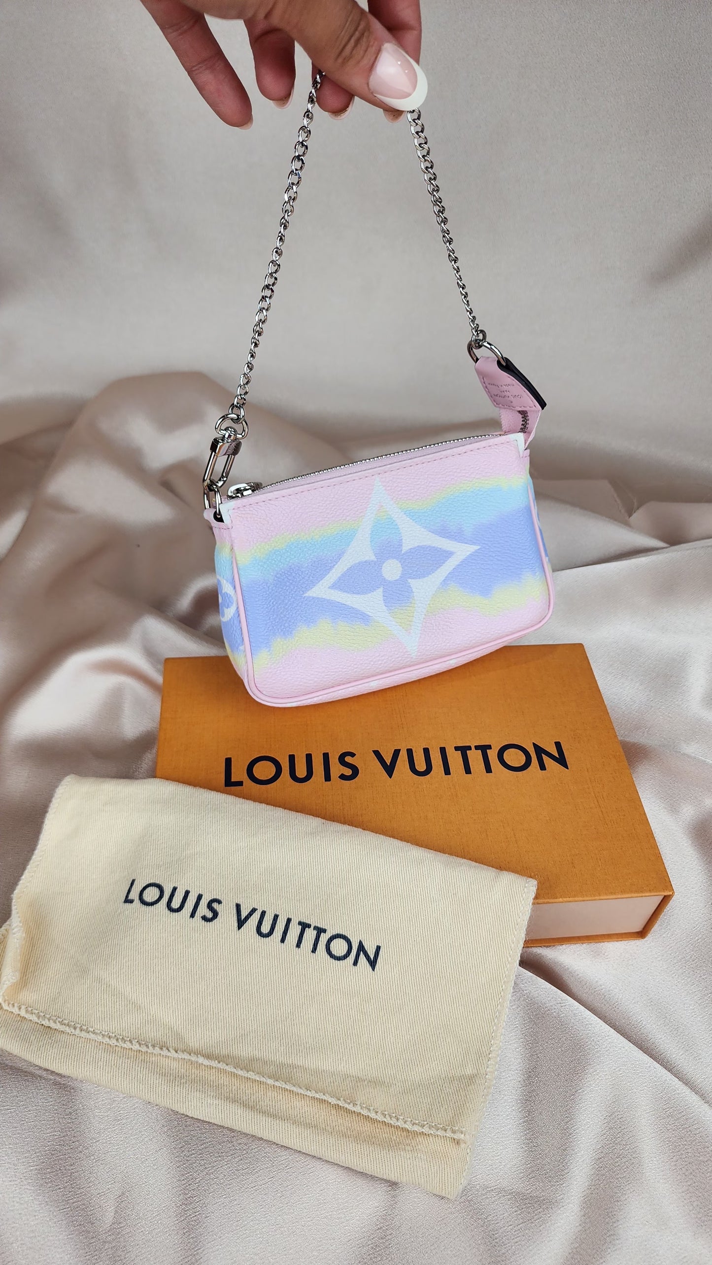 Louis Vuitton Monogram Escal Mini Pochette - 799