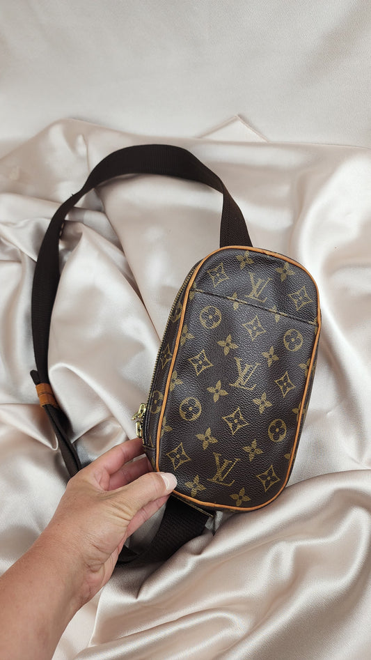 Lous Vuitton Monogram Pochette Gange Bumbag - 728