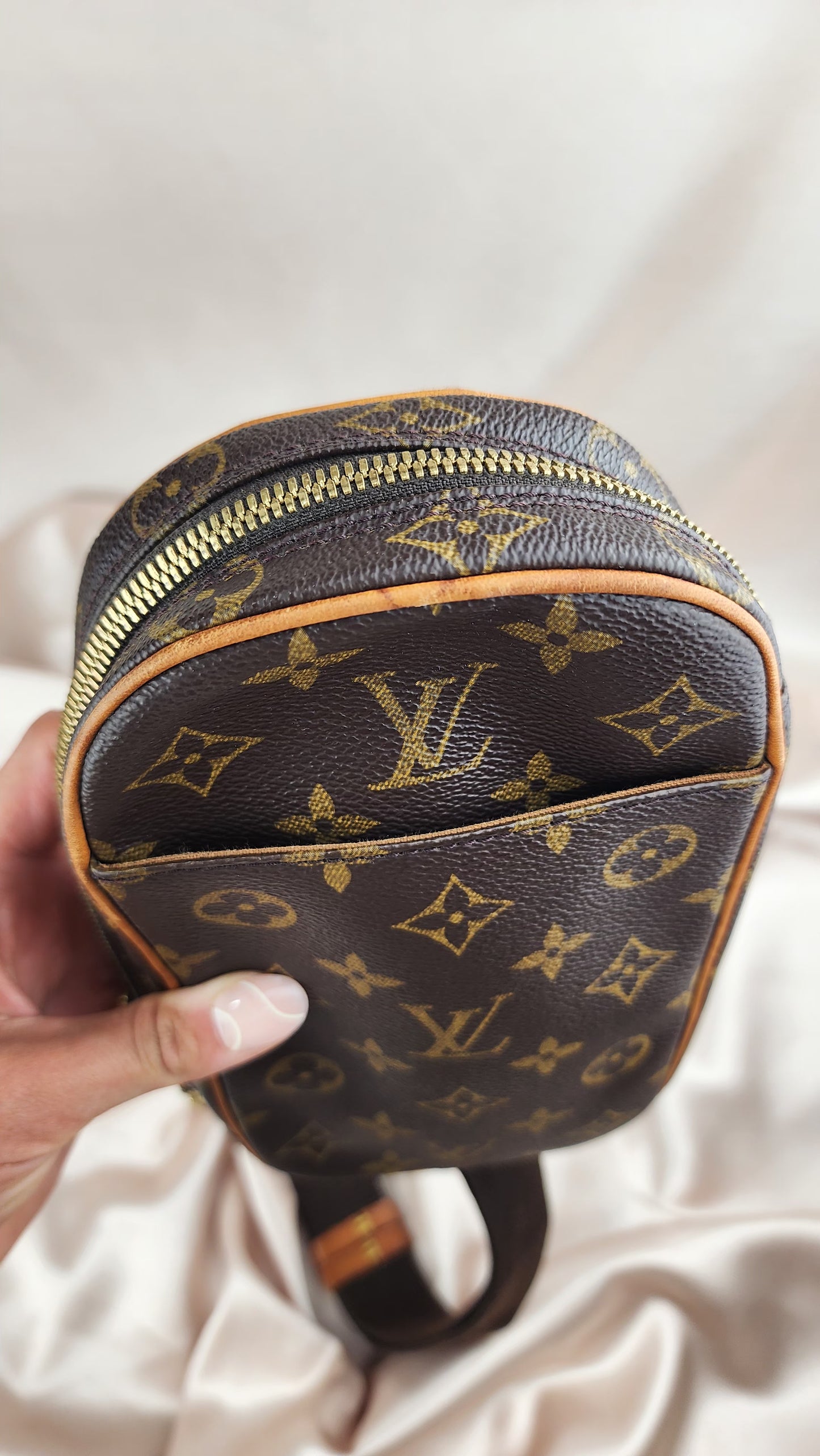 Lous Vuitton Monogram Pochette Gange Bumbag - 728