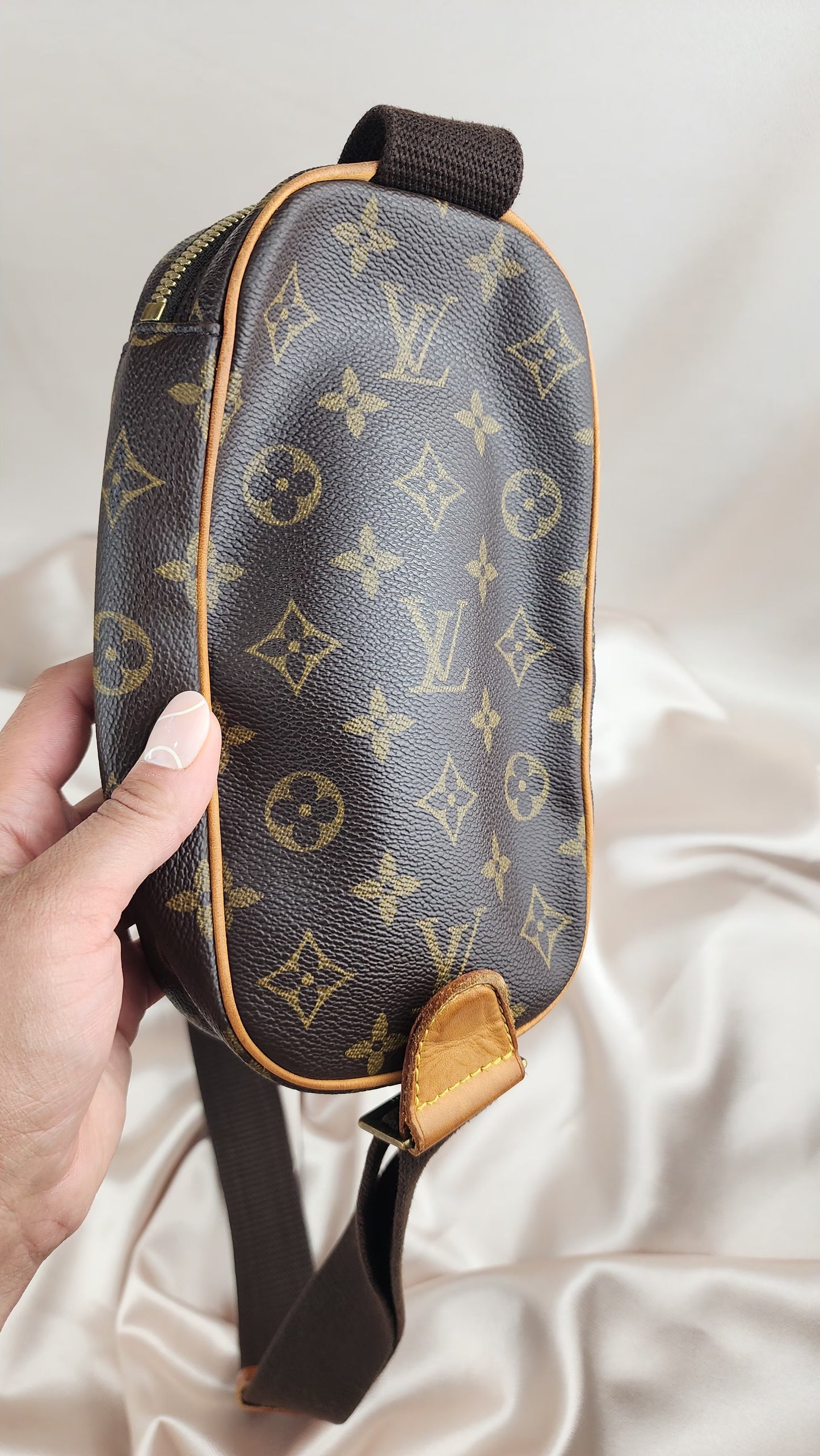 Lous Vuitton Monogram Pochette Gange Bumbag - 728