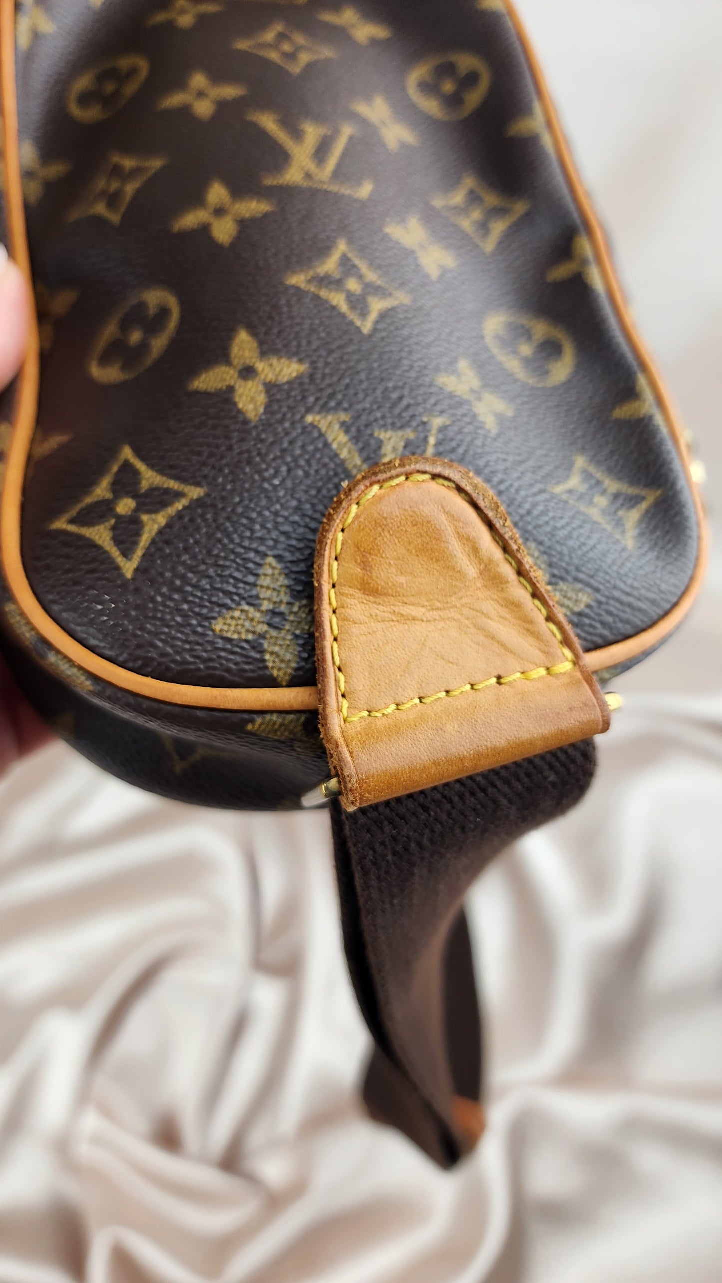 Lous Vuitton Monogram Pochette Gange Bumbag - 728