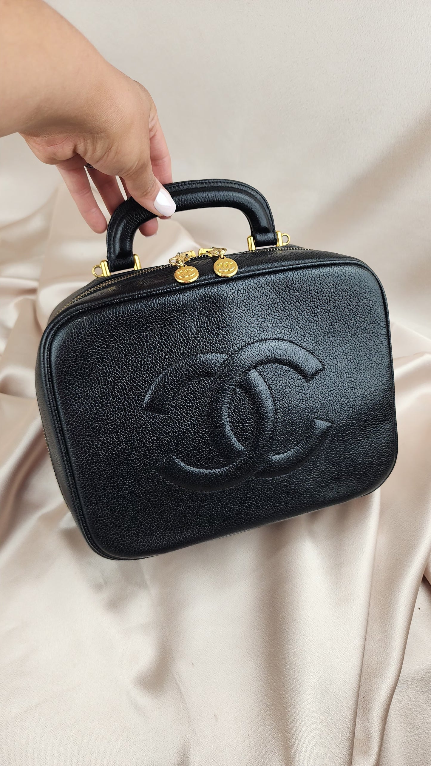 Chanel Caviar Timeless CC Vanity Case - 875