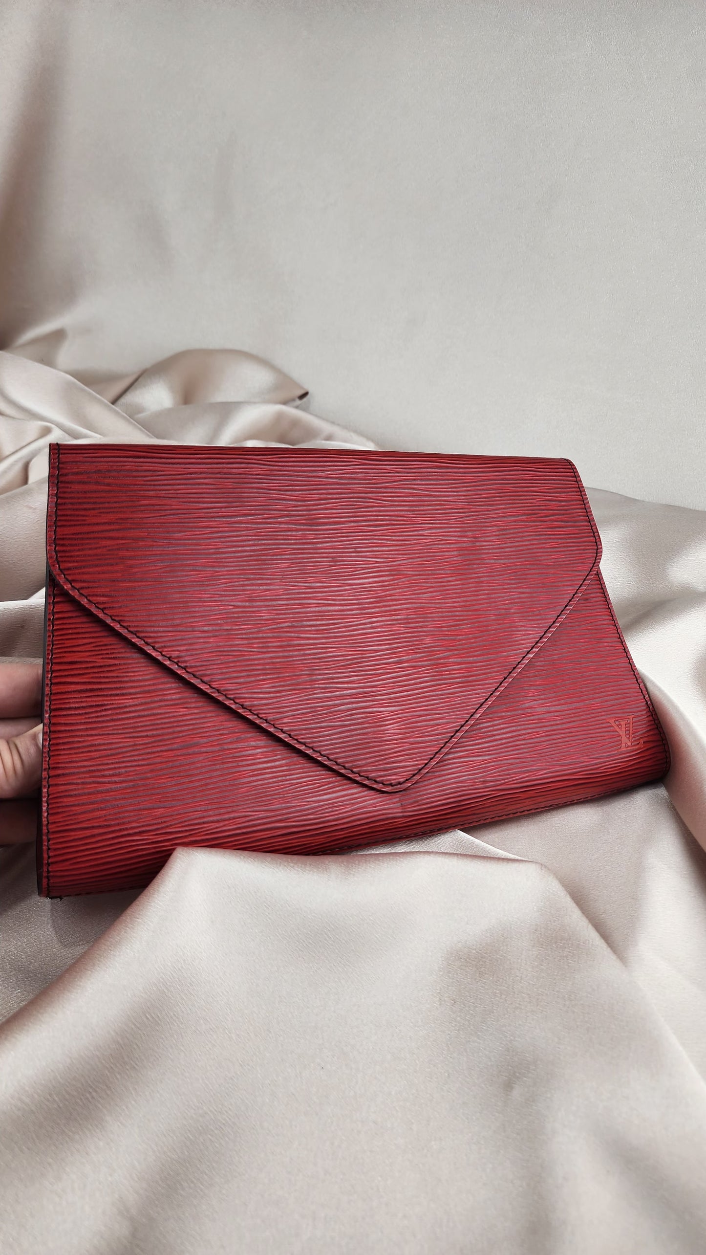 Louis Vuitton Red Epi Leather Art Deco Clutch - 901