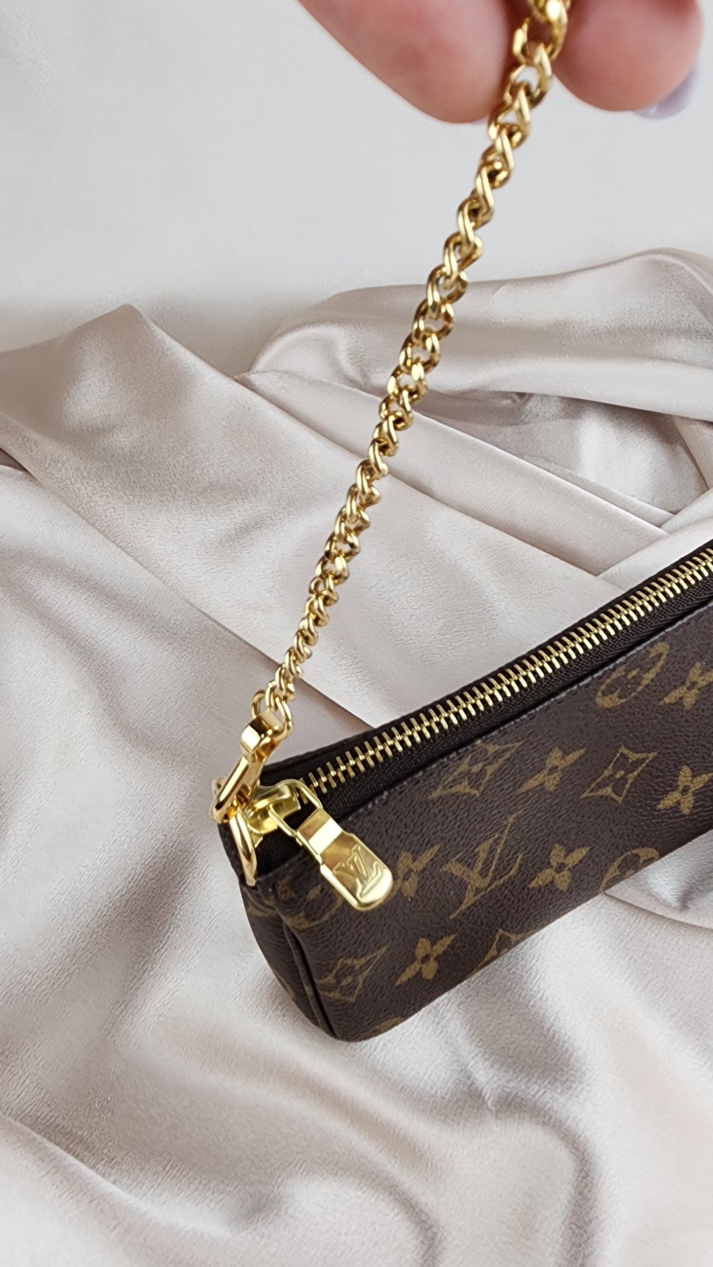 Louis Vuitton Mini Bucket Pochette - 0278