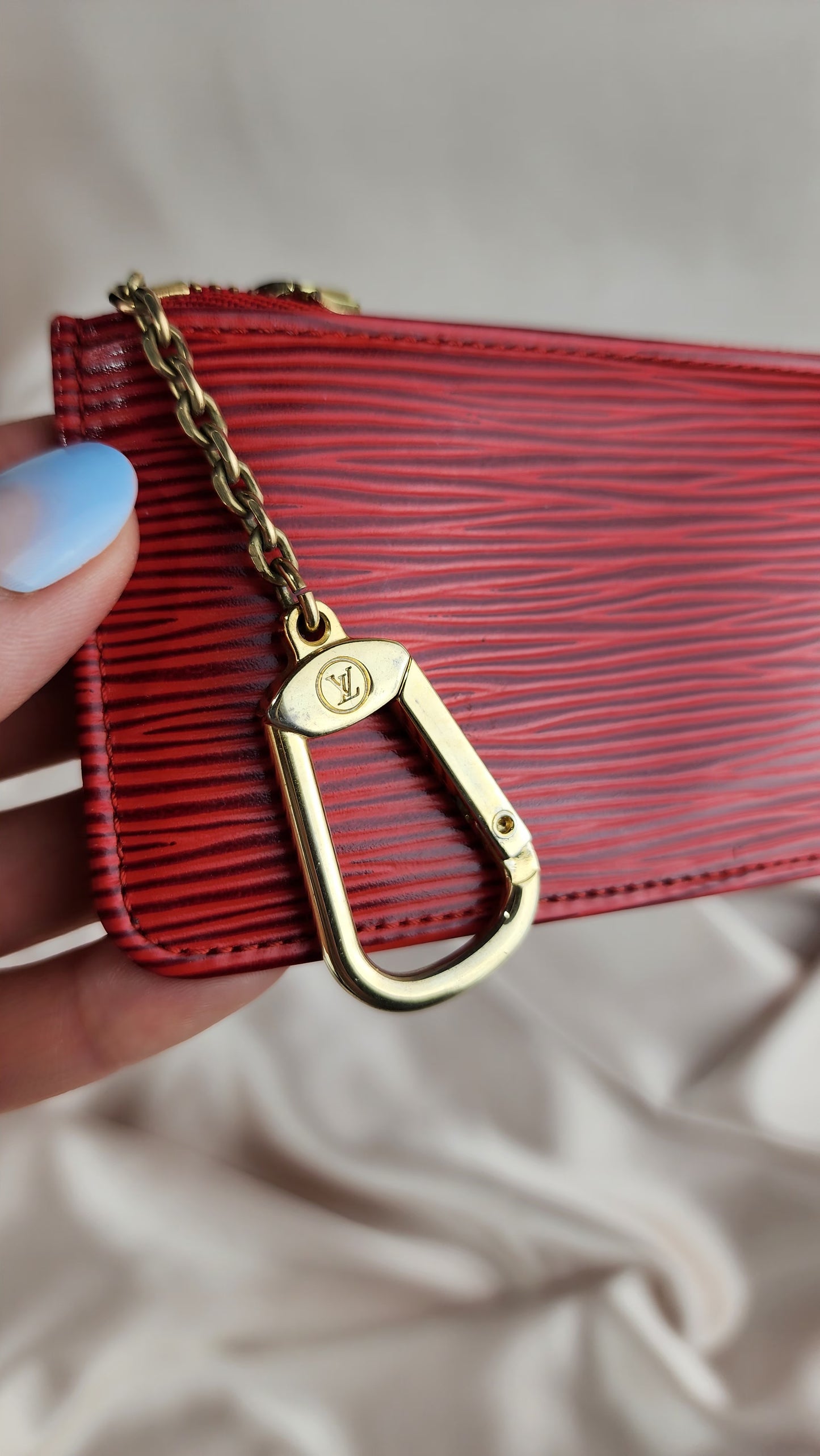 Louis Vuitton Red Epi Leather Pochette Cles - 927