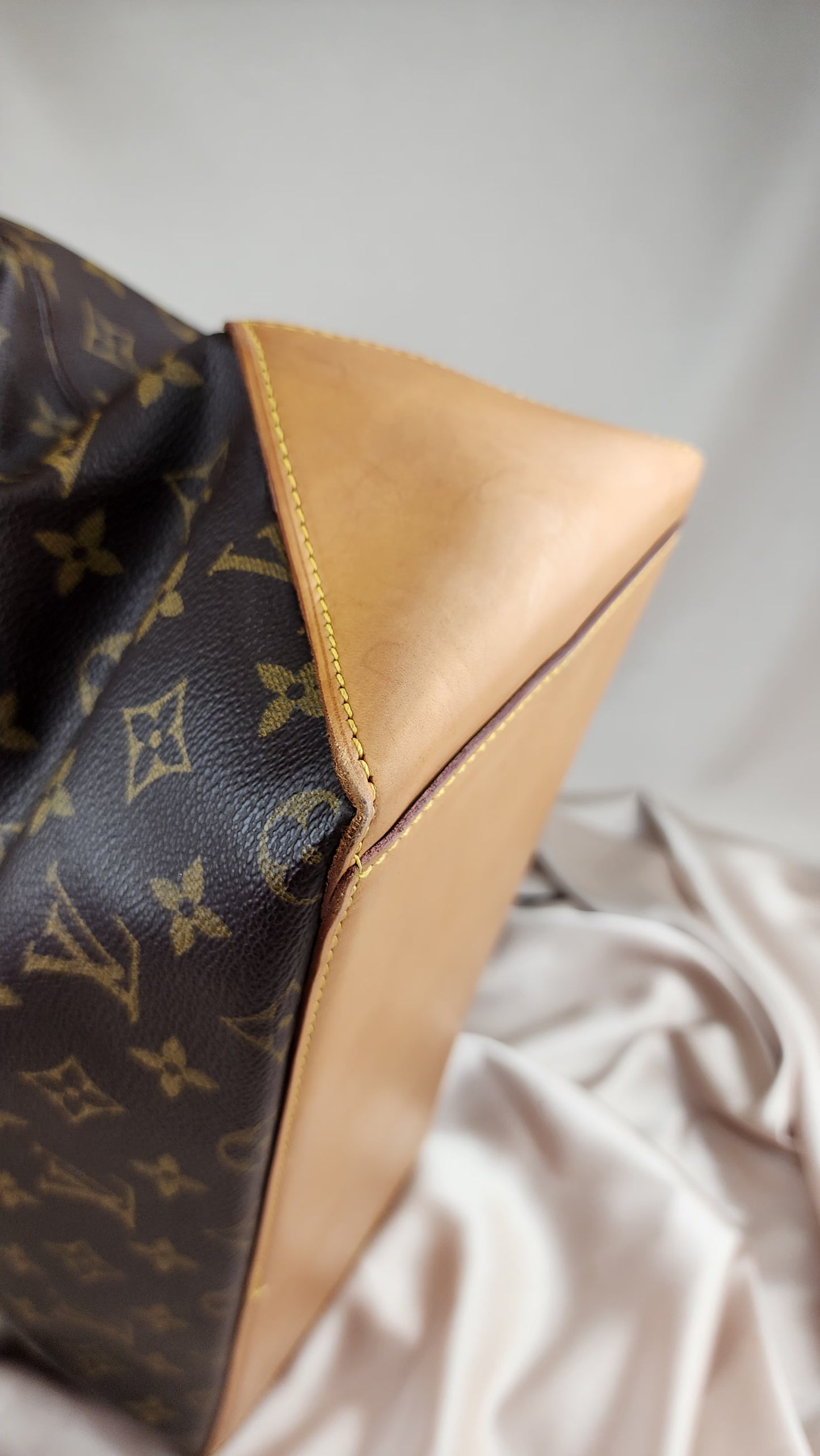 Louis Vuitton Monogram Cabas Mezzo Tote - 900