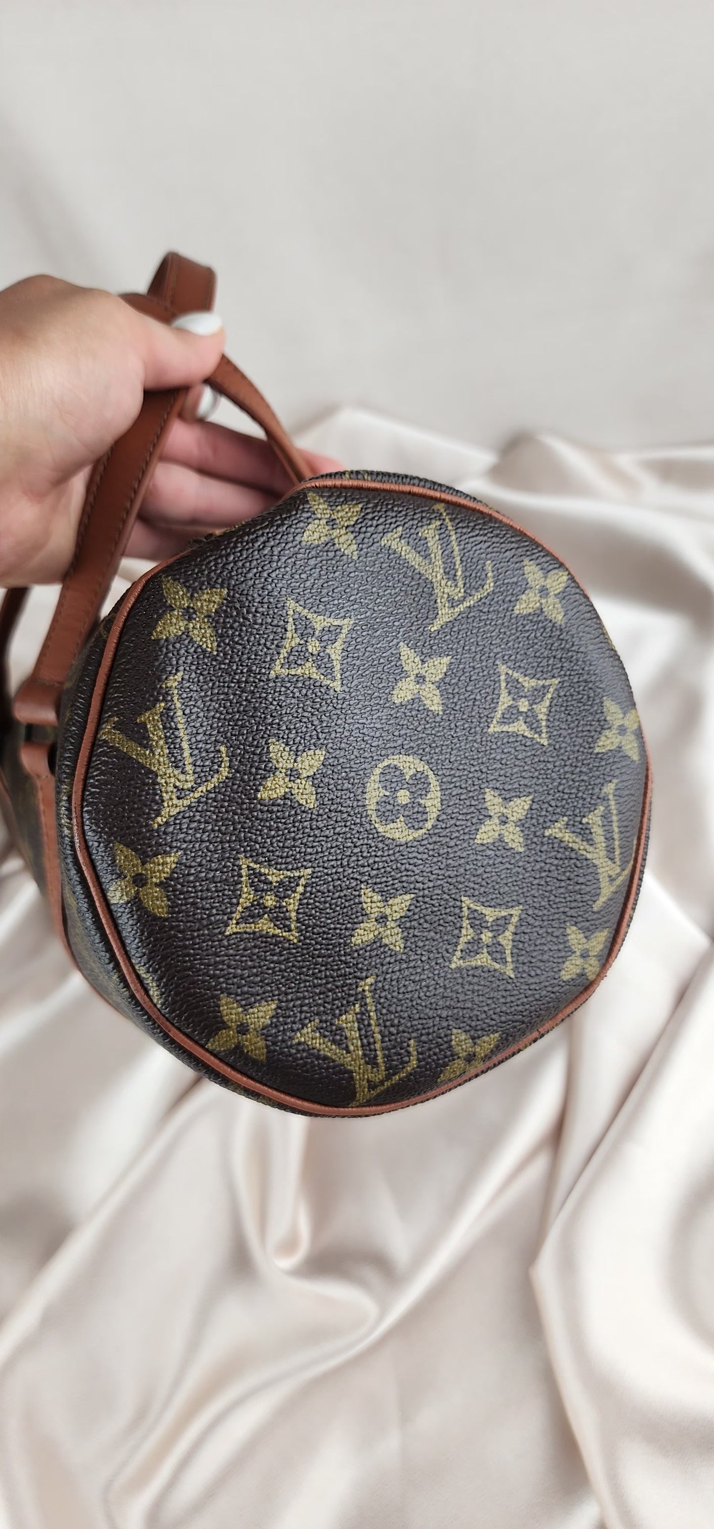 Louis Vuitton Monogram Papillon 30 Hand Bag - 959