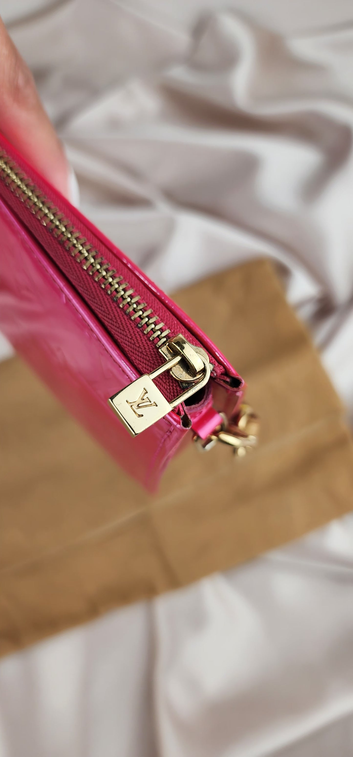 Louis Vuitton Monogram Vernis Lexington Fuchsia Pink Pochette - 957