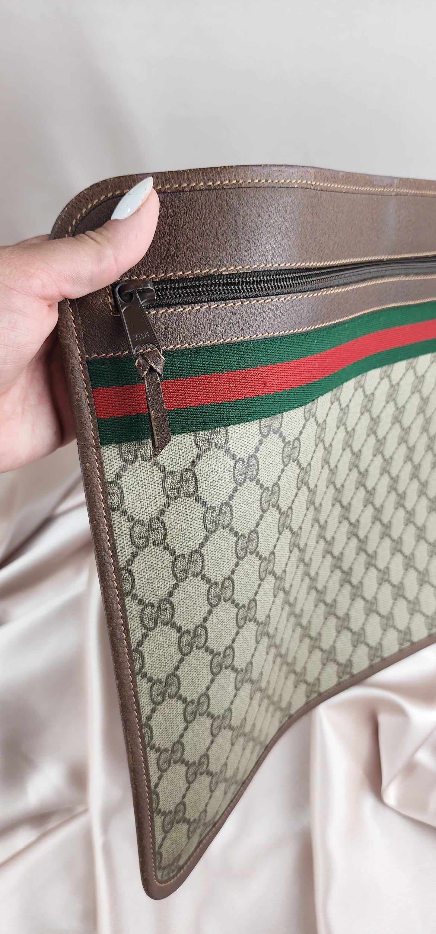 Gucci GG Supreme Sherry Line Laptop Case - 966