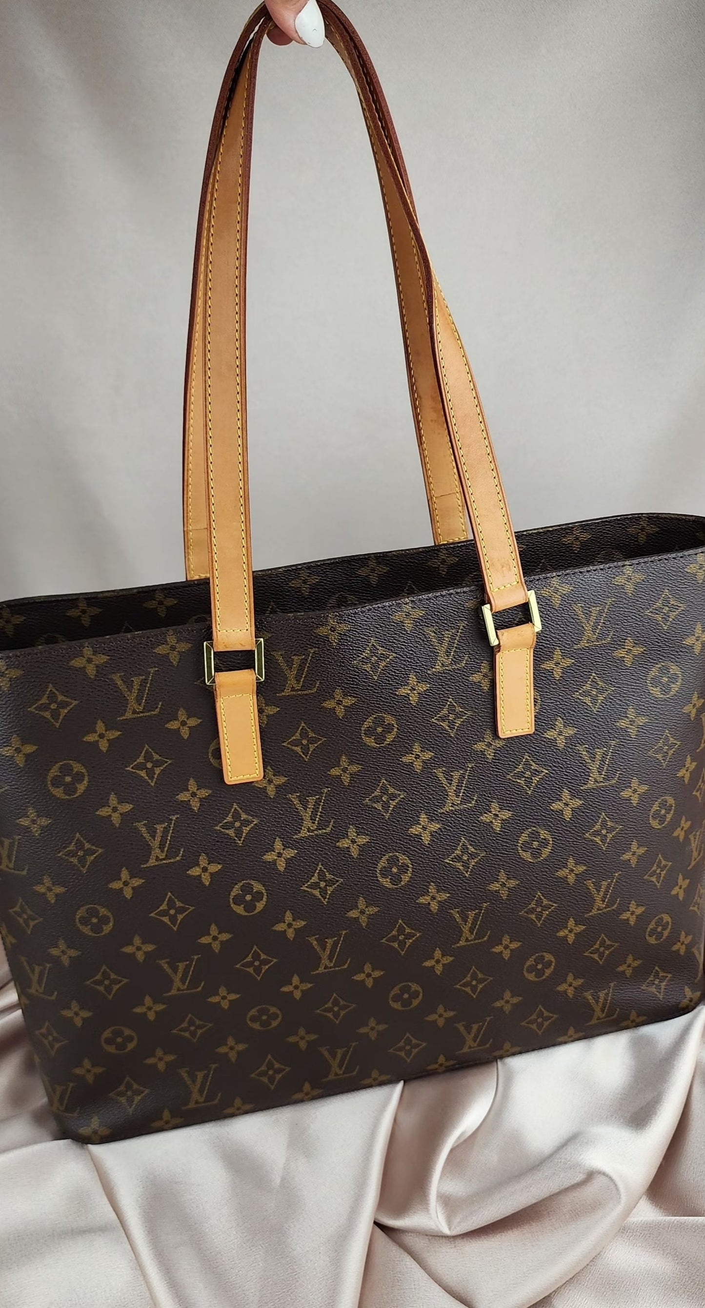 Louis Vuitton Monogram Luco Tote - 960