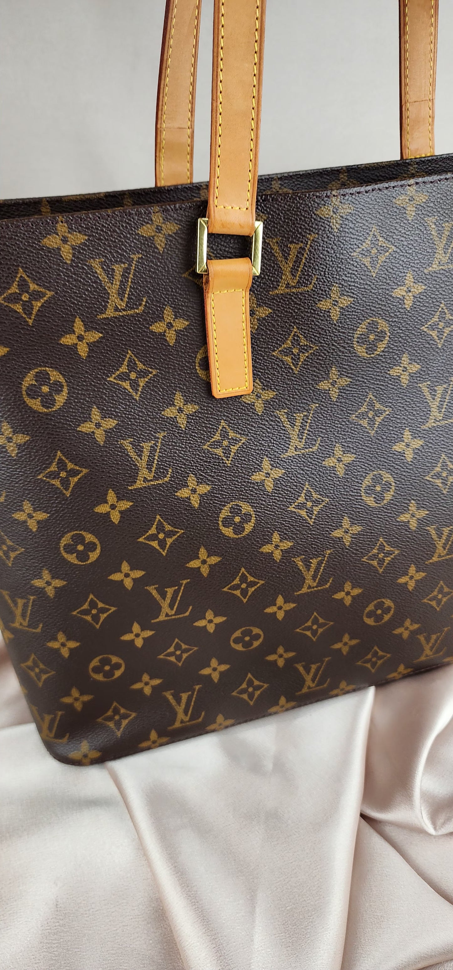 Louis Vuitton Monogram Luco Tote - 960