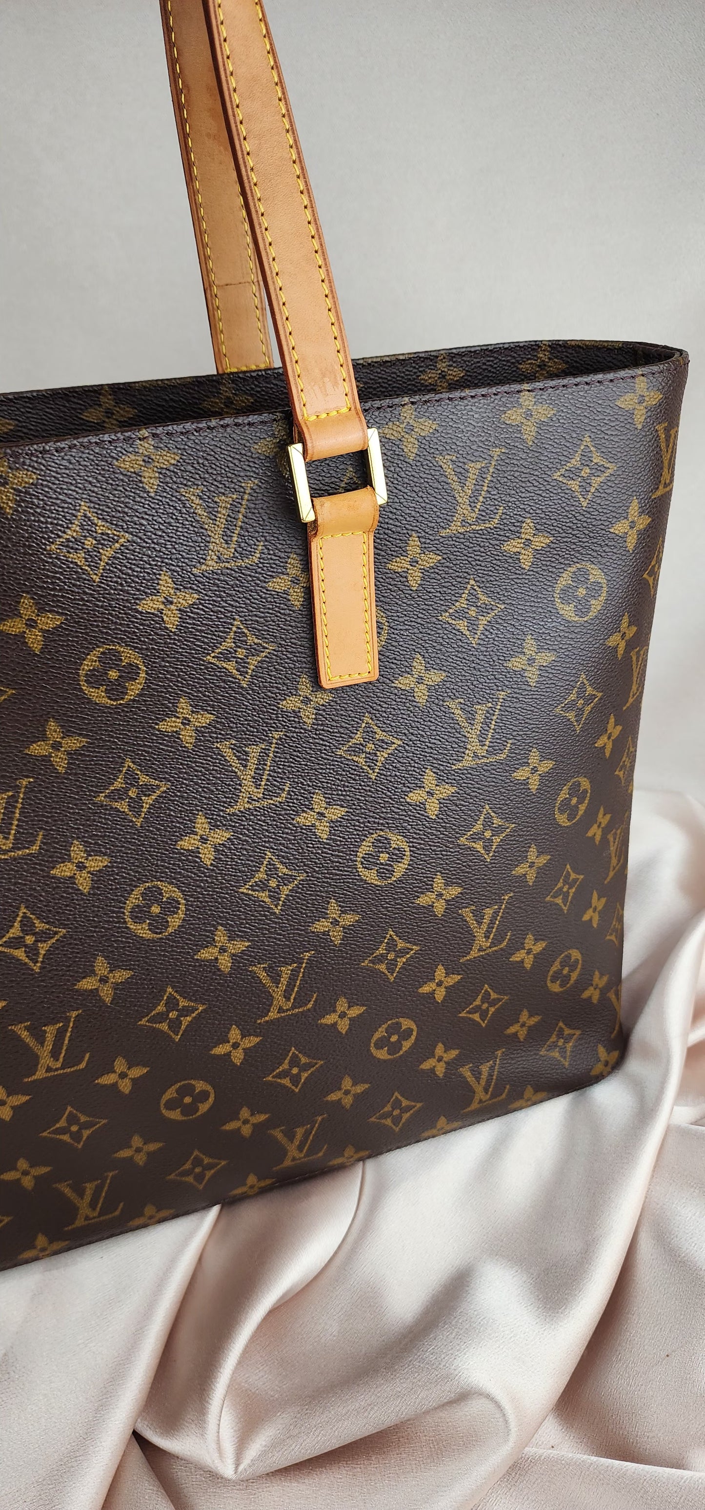 Louis Vuitton Monogram Luco Tote - 960