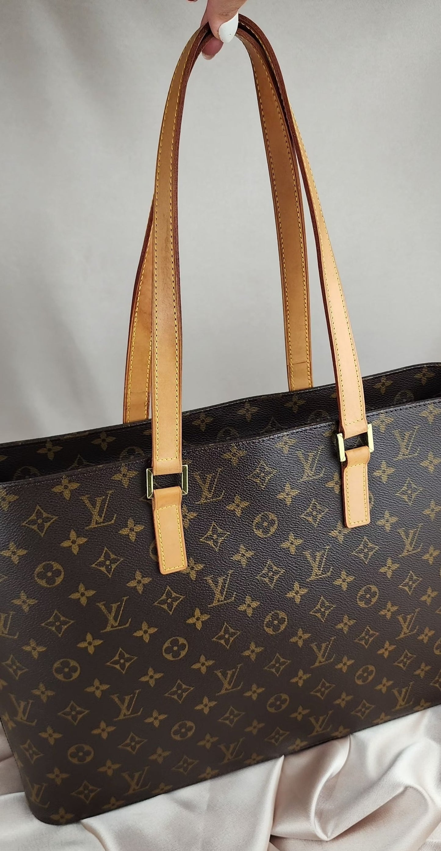 Louis Vuitton Monogram Luco Tote - 960