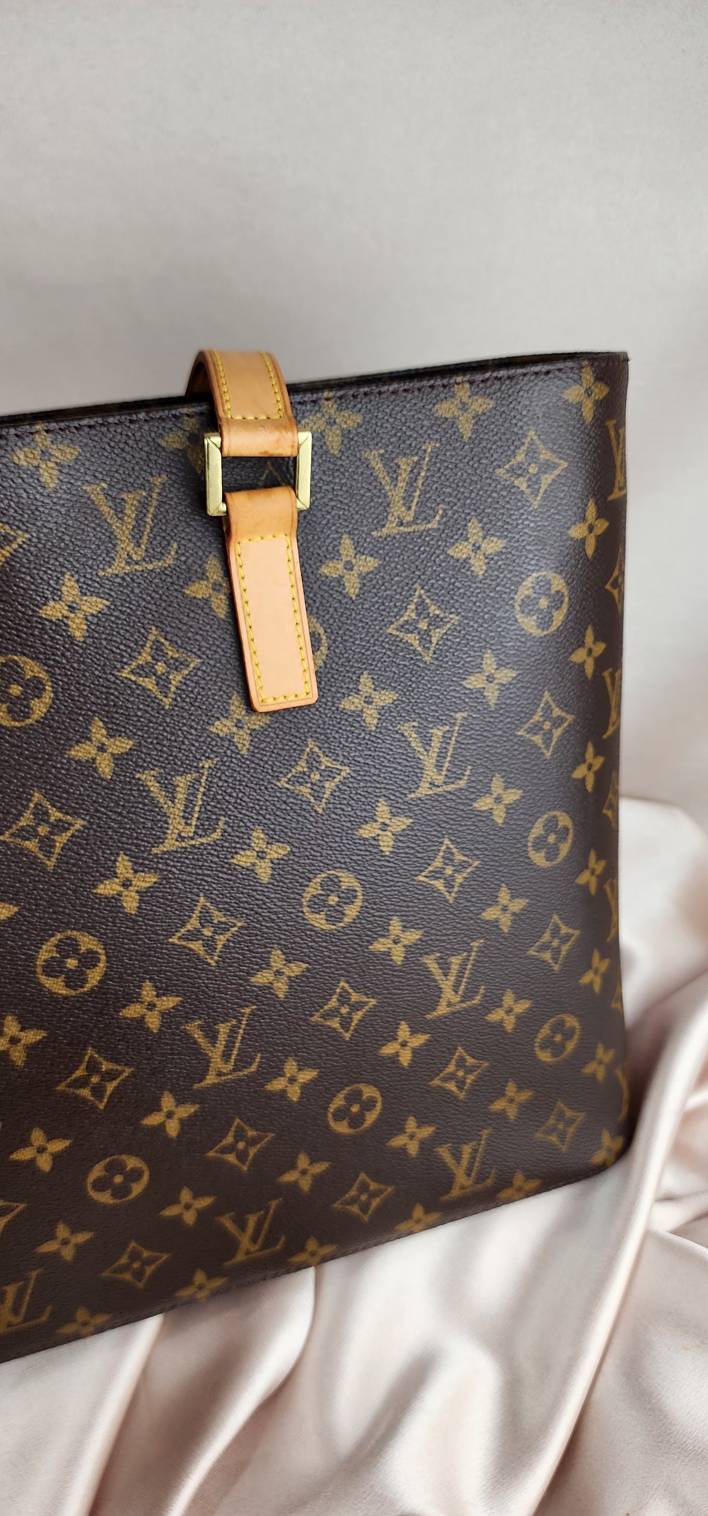 Louis Vuitton Monogram Luco Tote - 960