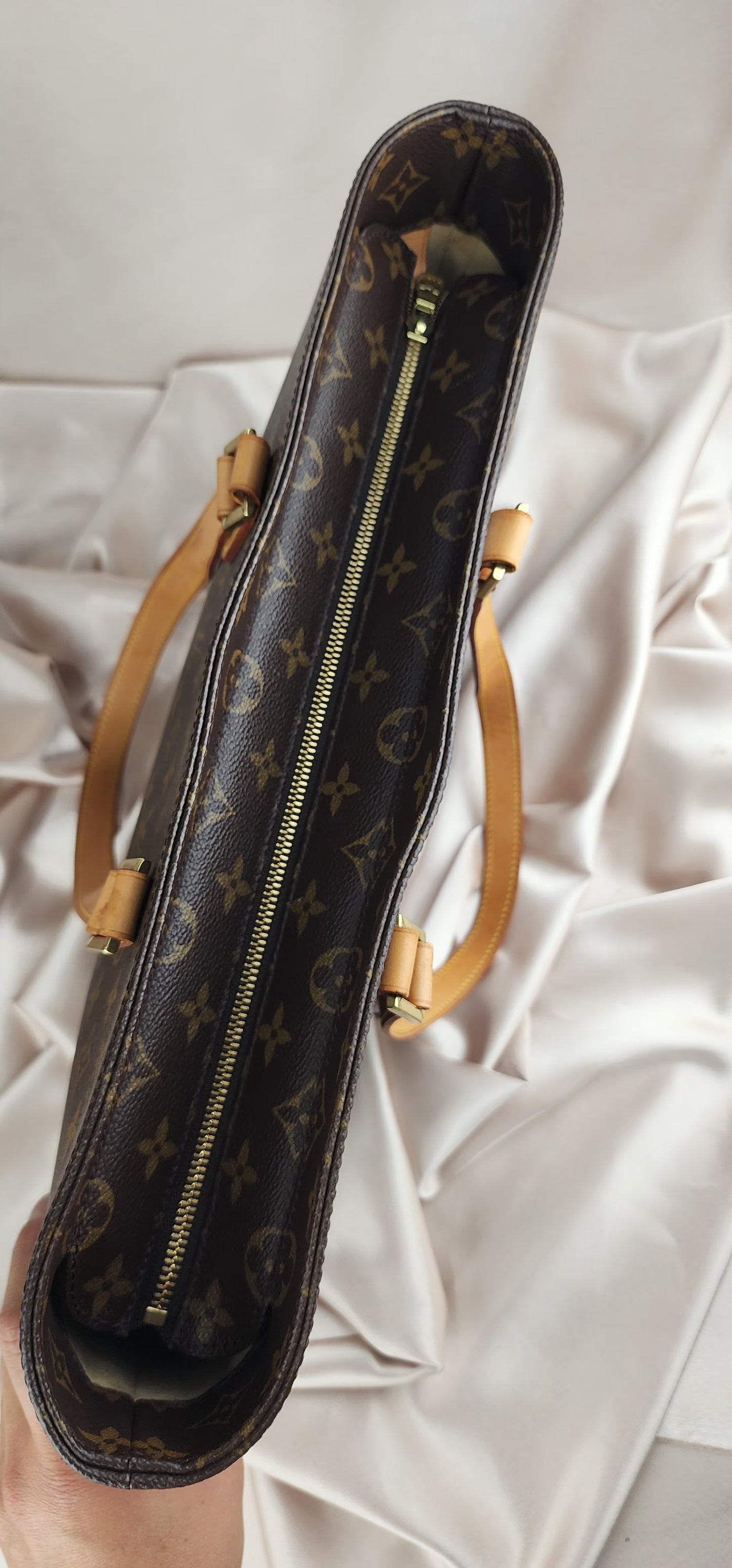 Louis Vuitton Monogram Luco Tote - 960