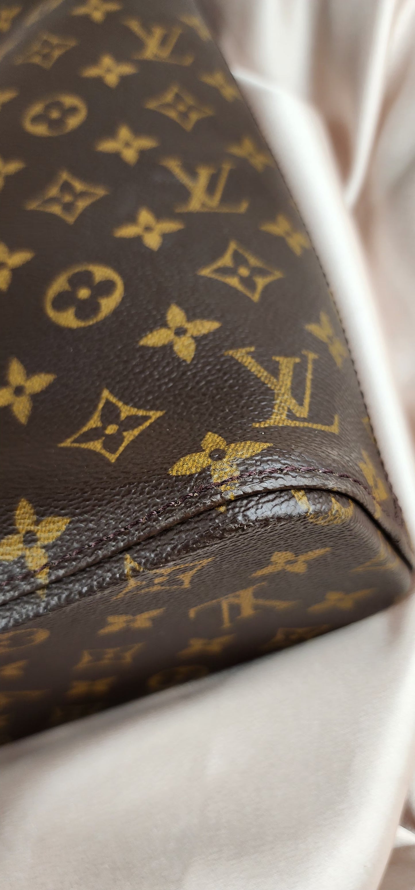 Louis Vuitton Monogram Luco Tote - 960