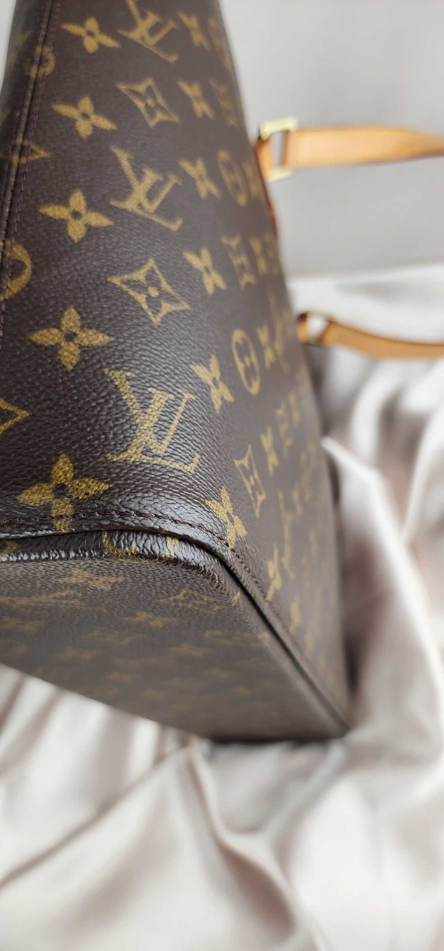 Louis Vuitton Monogram Luco Tote - 960