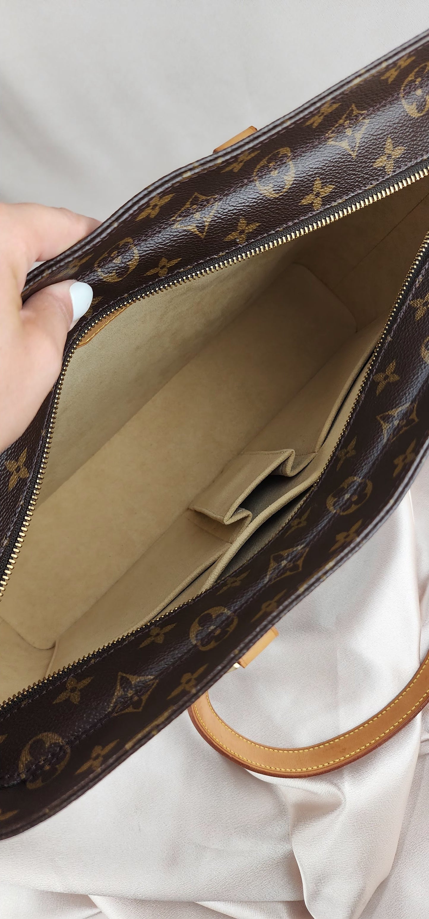 Louis Vuitton Monogram Luco Tote - 960