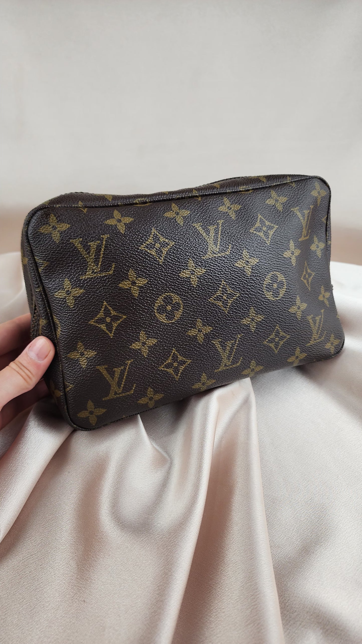 Louis Vuitton Monogram Trousse Toilette 23 - 1026