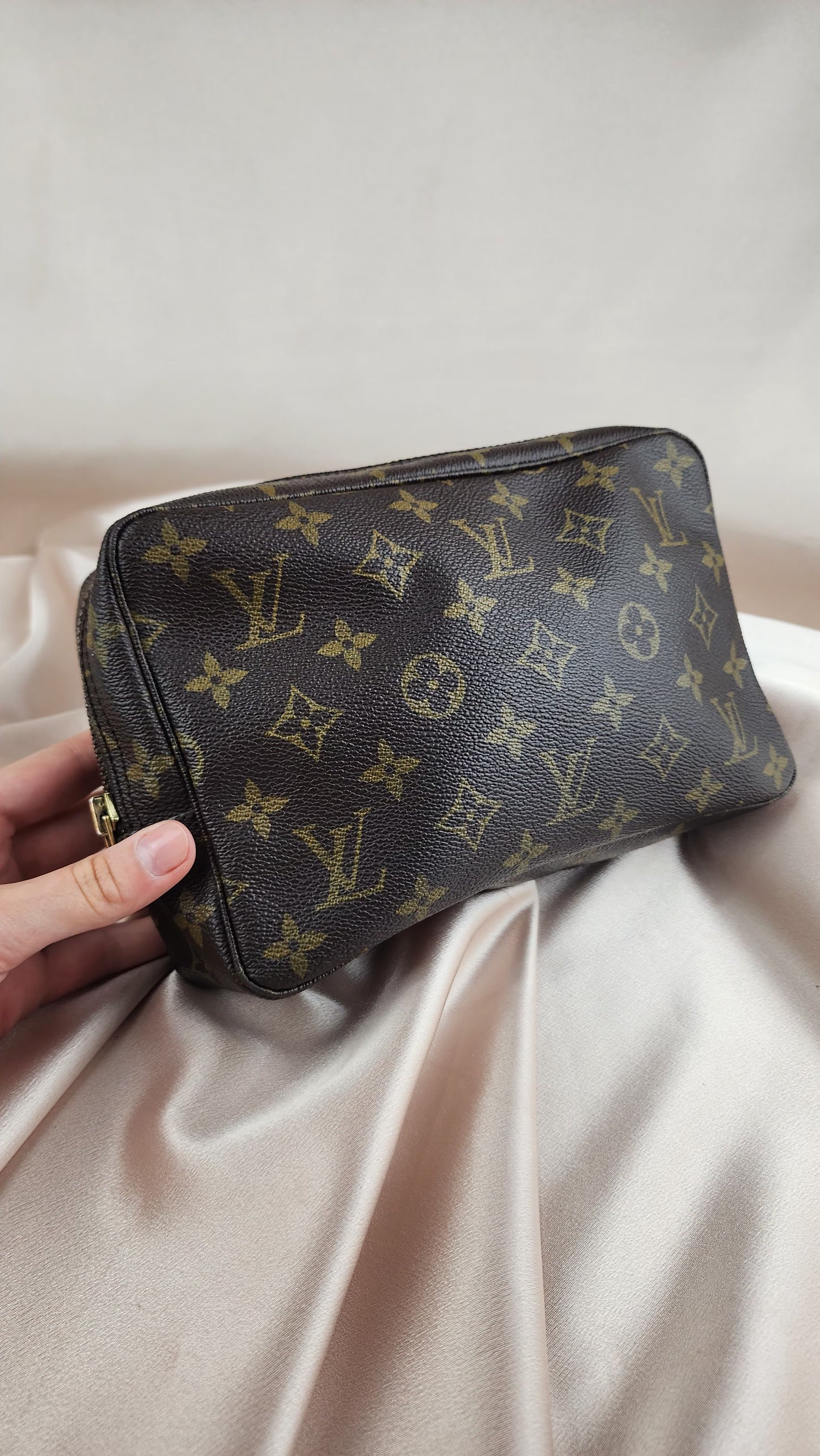 Louis Vuitton Monogram Trousse Toilette 23 - 1026