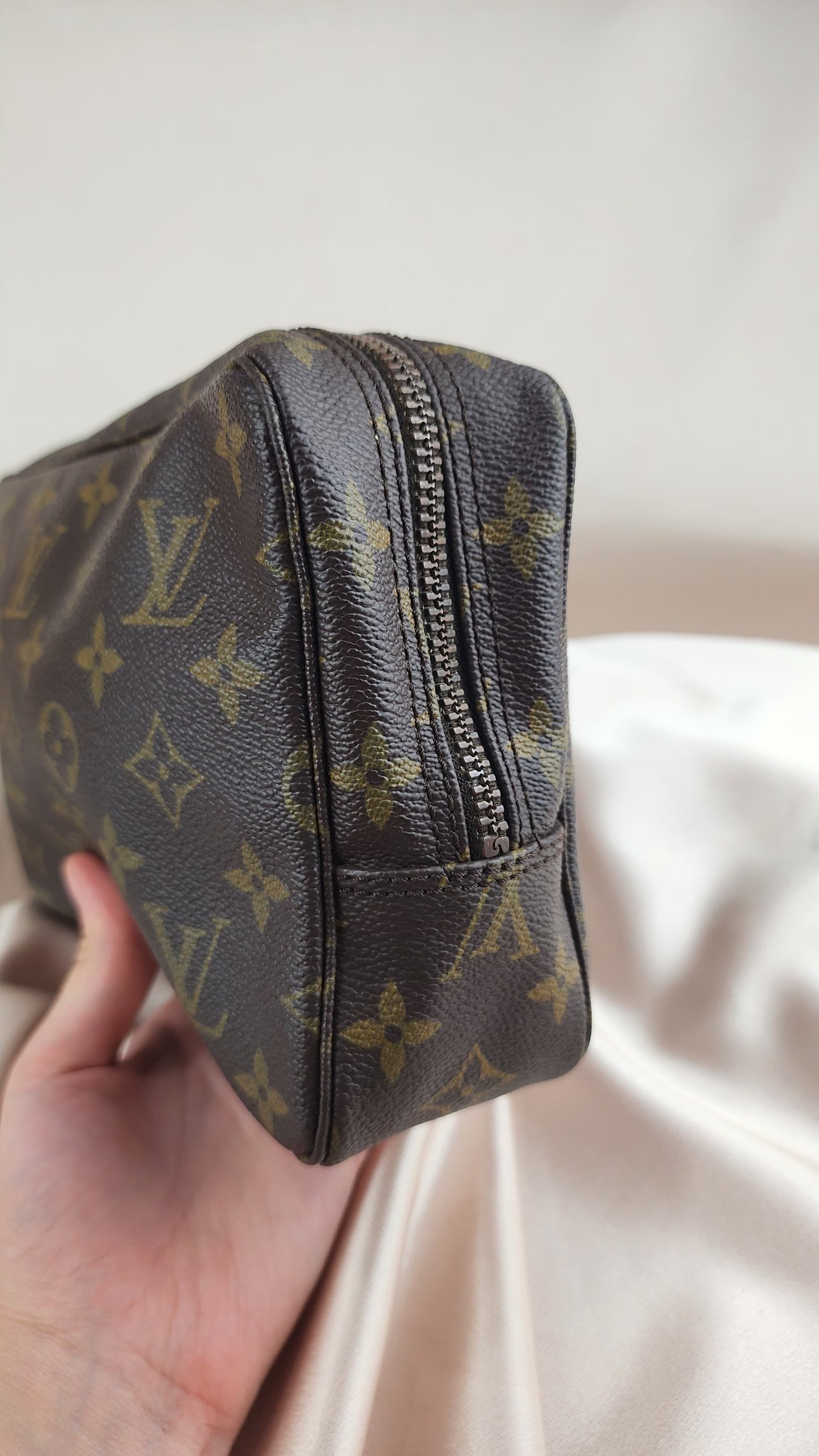 Louis Vuitton Monogram Trousse Toilette 23 - 1026