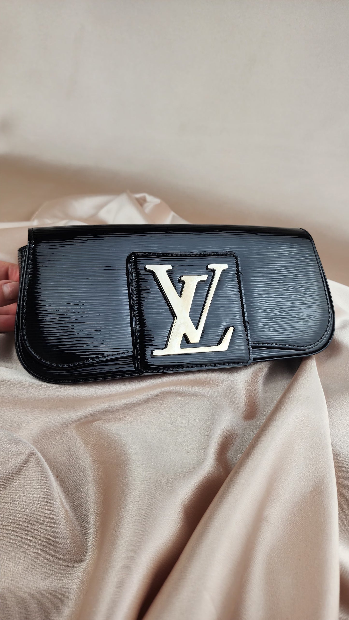 Louis Vuitton Electric Epi Pochette Sorby Clutch - 964