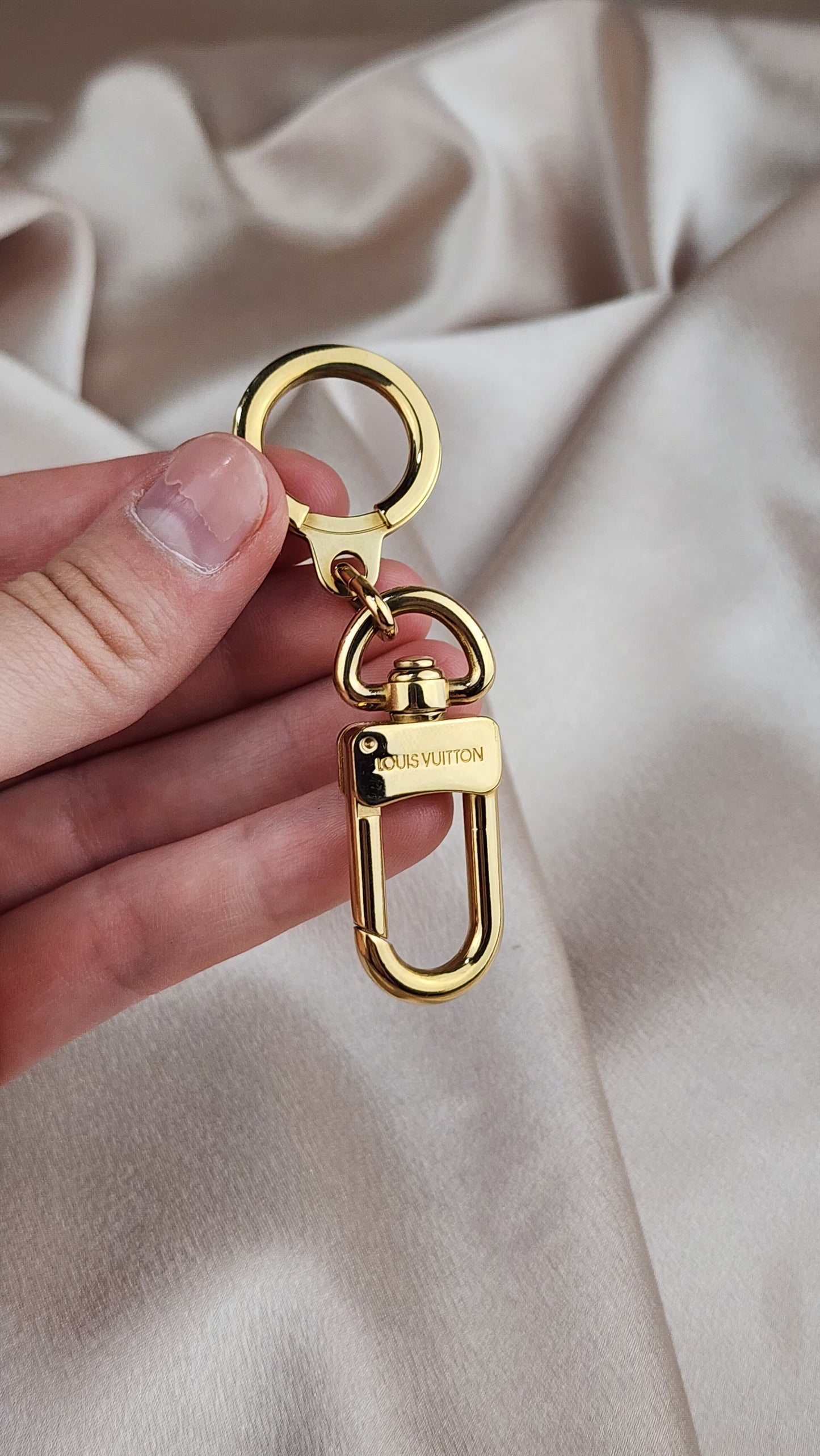 Louis Vuitton Anneau Cles Key Ring Charm - 1076