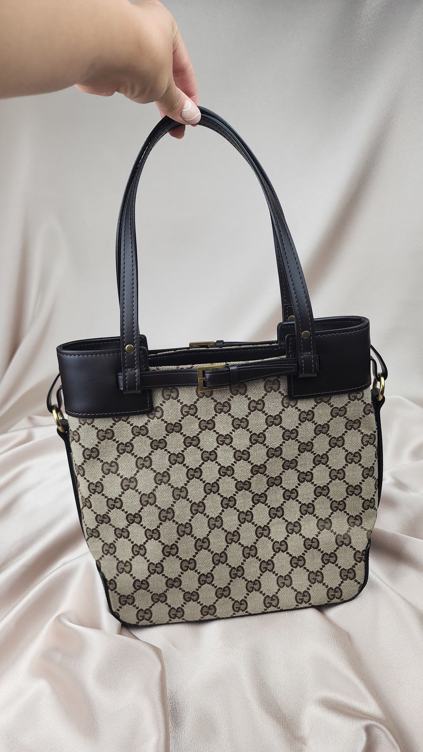 Gucci GG Canvas Tote - 1130