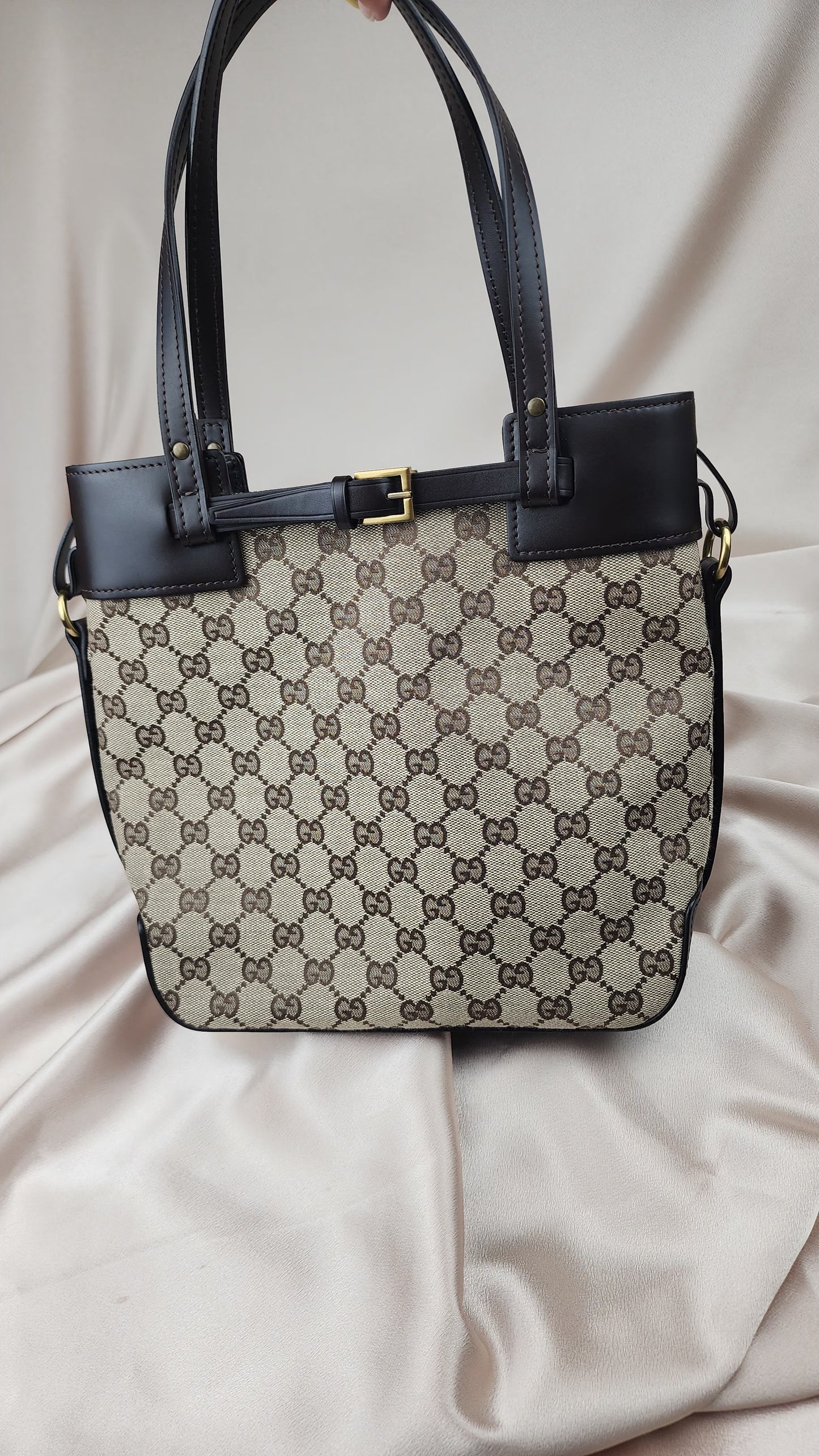 Gucci GG Canvas Tote - 1130