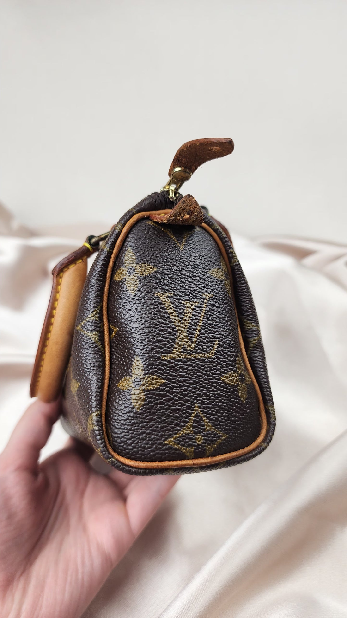 Louis Vuitton Monogram Mini Speedy Hand Bag - 1137