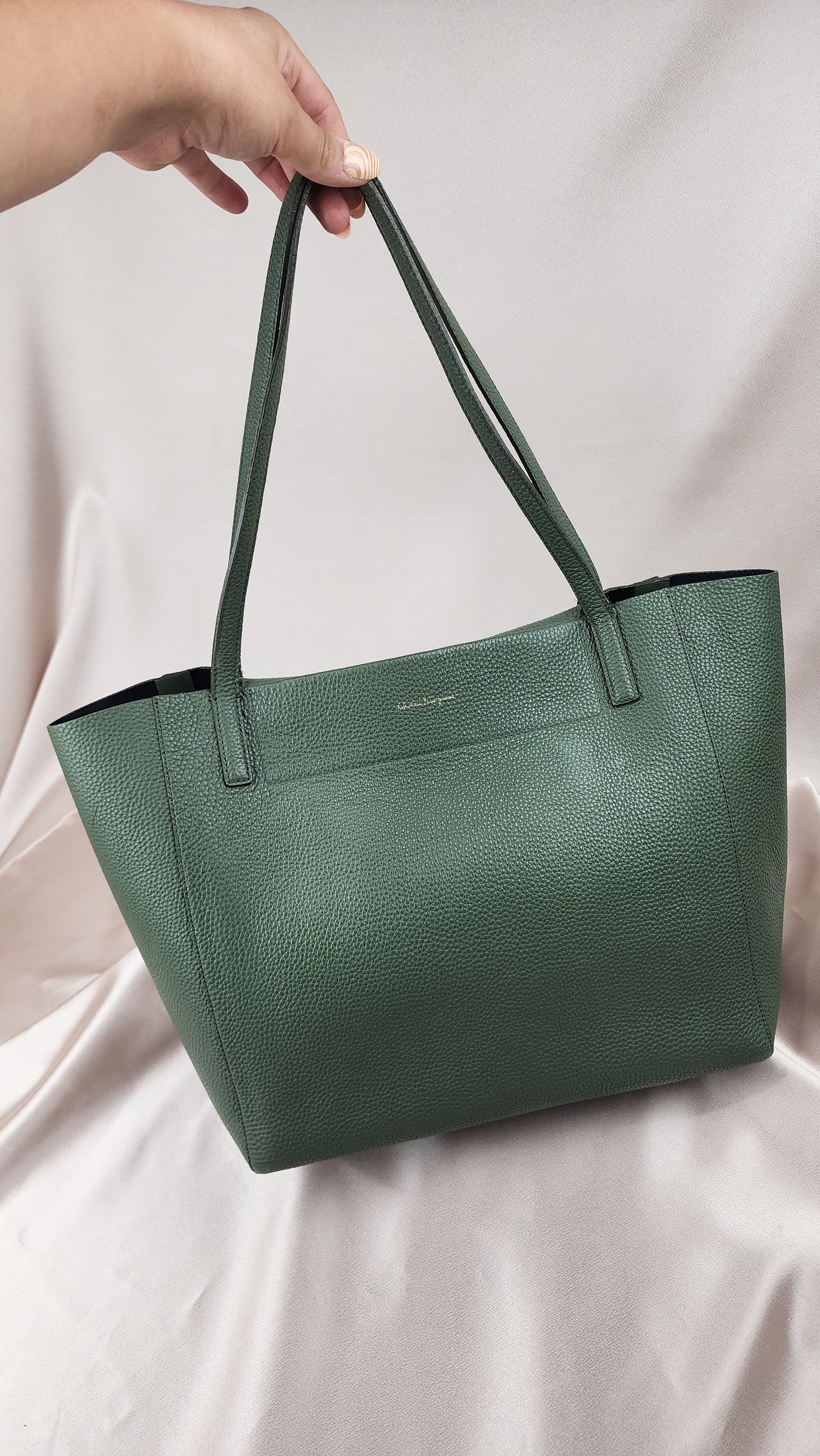 Salvatore Ferragamo Green Leather Tote - 621