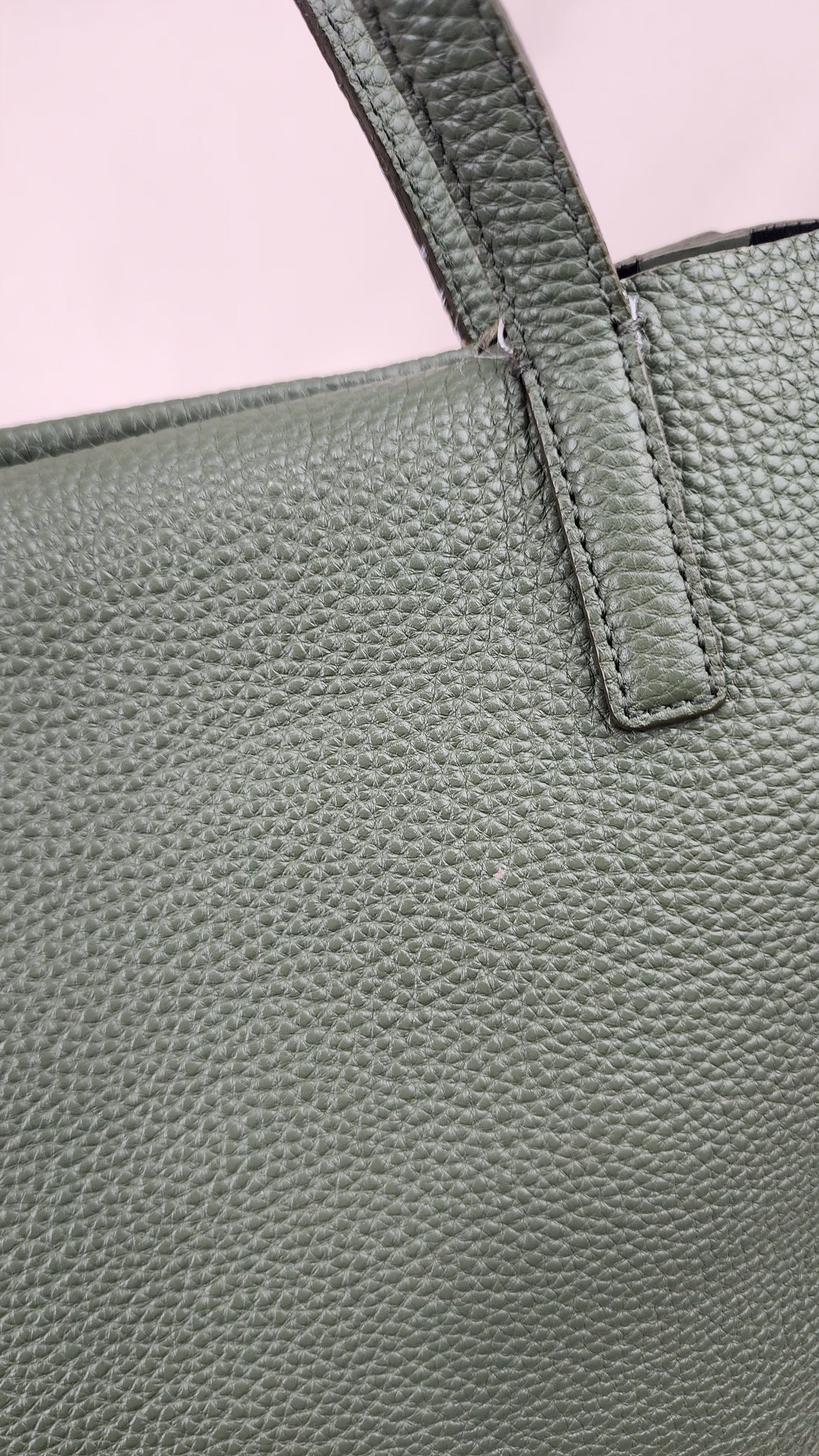 Salvatore Ferragamo Green Leather Tote - 621