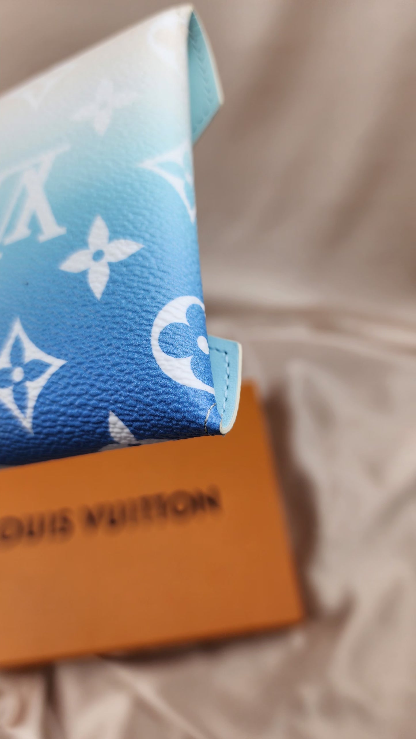 Louis Vuitton By The Pool Kirigami 2 set - 1270