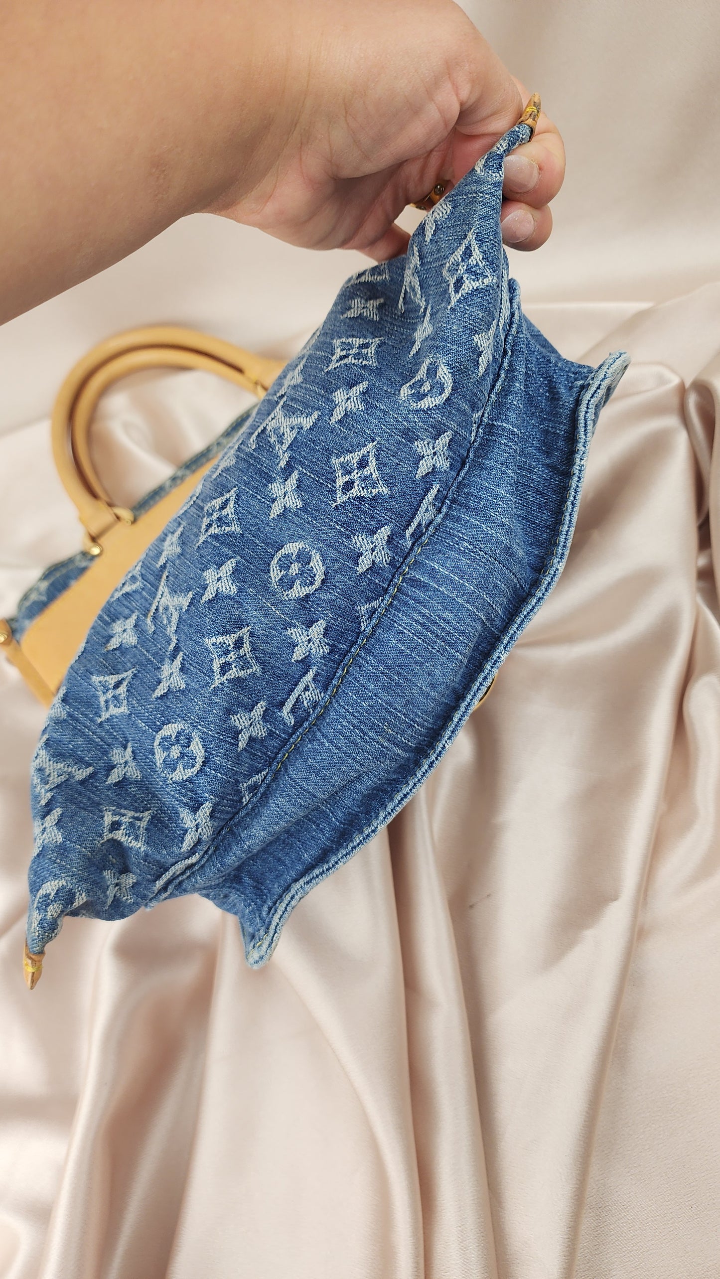 Louis Vuitton Denim Flat Shopping Tote - 0654